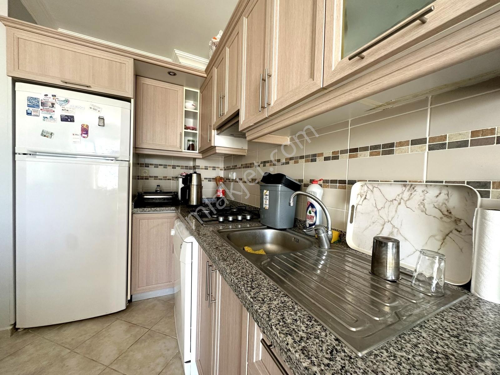 Kumsal Plaja Yakın Manzaralı Eşyalı Büyük Tip Çift Banyolu Daire - Görsel 29