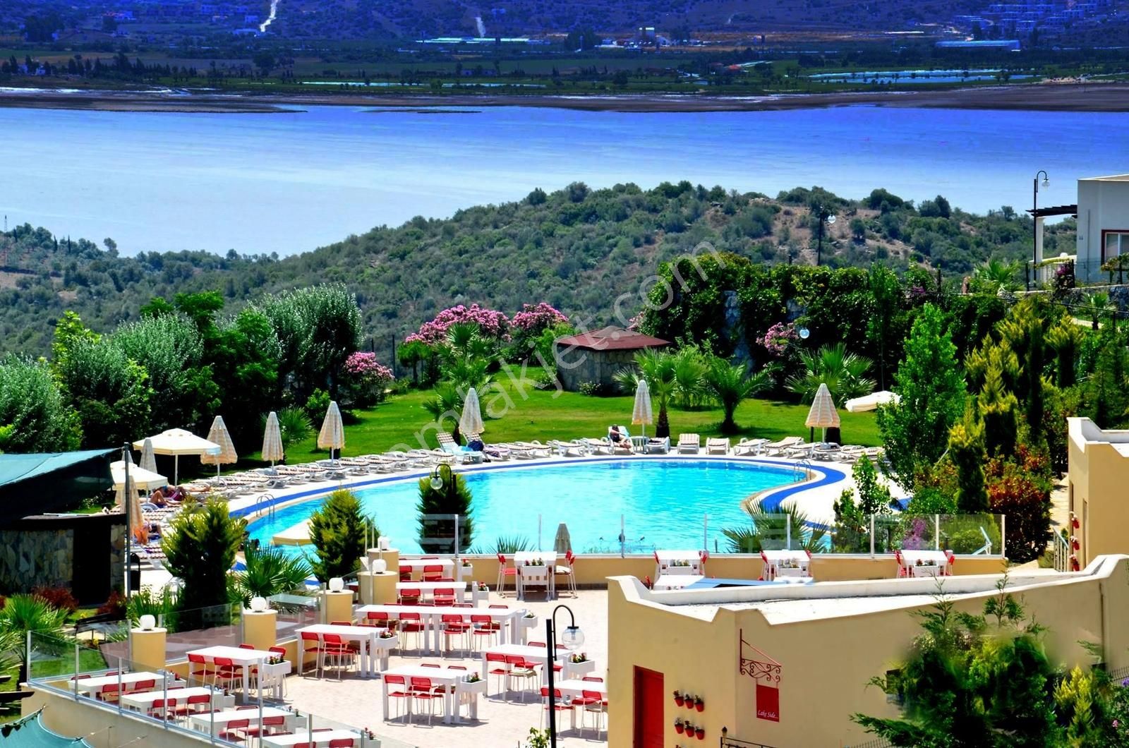 Adabükü Holiday Beach Gardens Eşyalı Hazır Büyük Tip Daire - Görsel 29