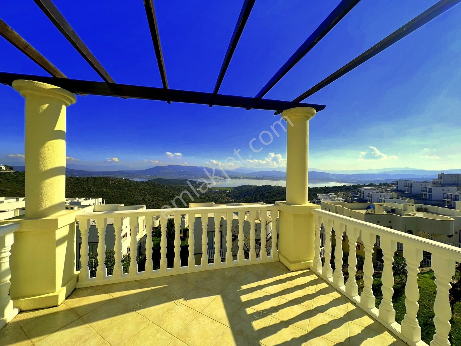 Adabükü Holiday Beach Gardens Eşyalı Hazır Büyük Tip Daire - Görsel 24