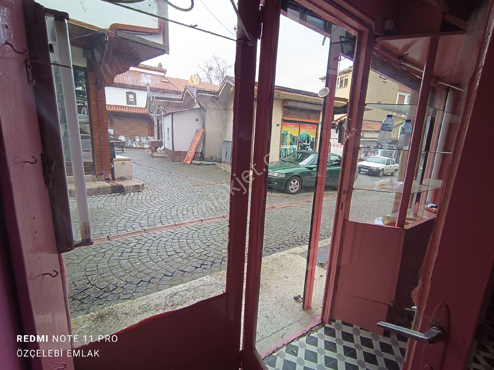 Özçelebi'den Arasta'da Satılık Dükkan - Görsel 6