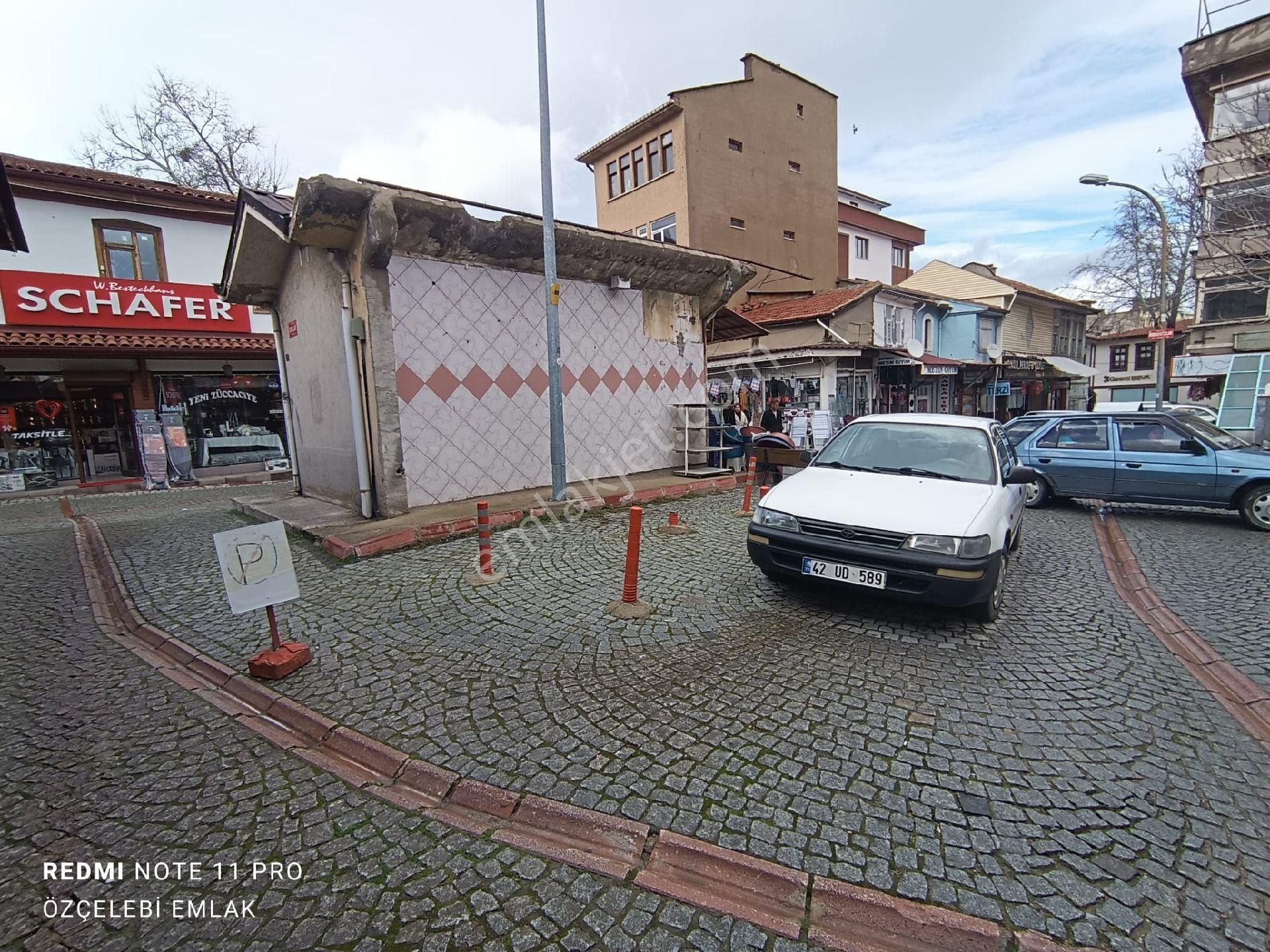 Özçelebi'den Arasta'da Satılık Dükkan - Görsel 15