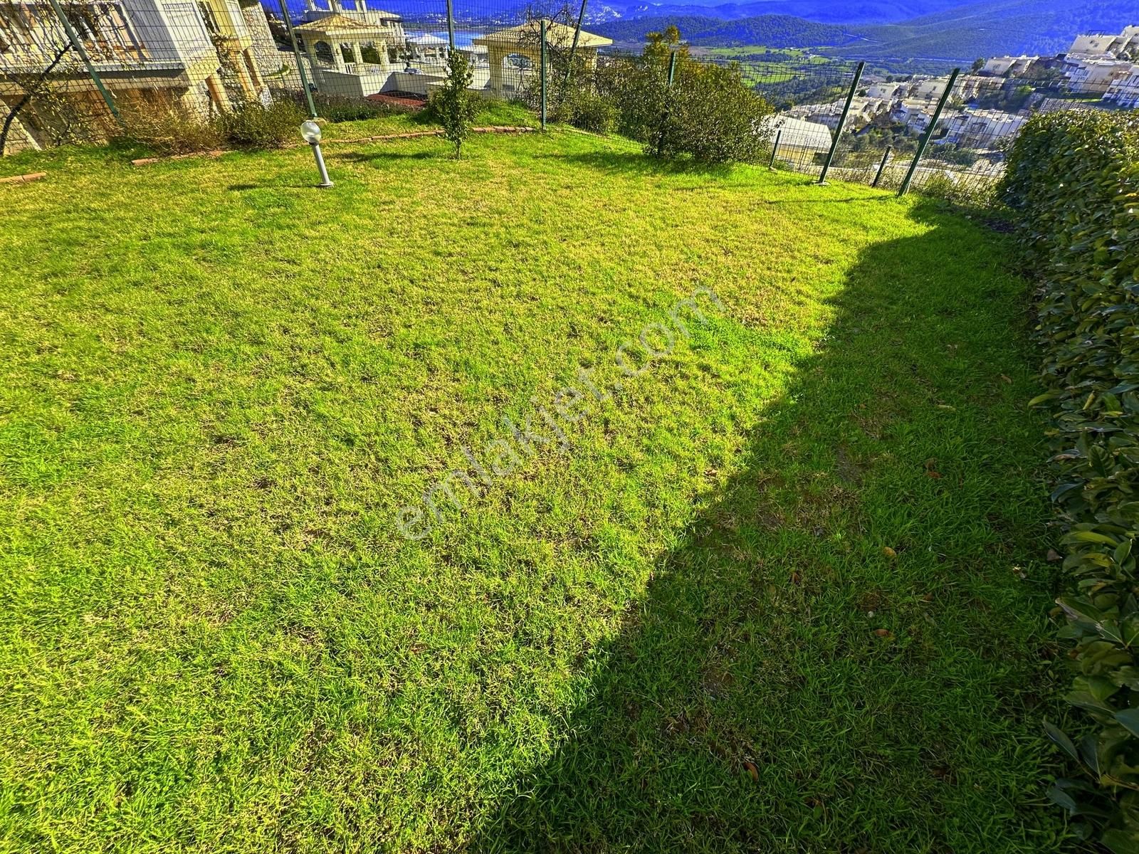 Bodrum Plajlı Sitede 400m2 Köşe Bahçeli Eşyalı Manzaralı Daire - Görsel 15