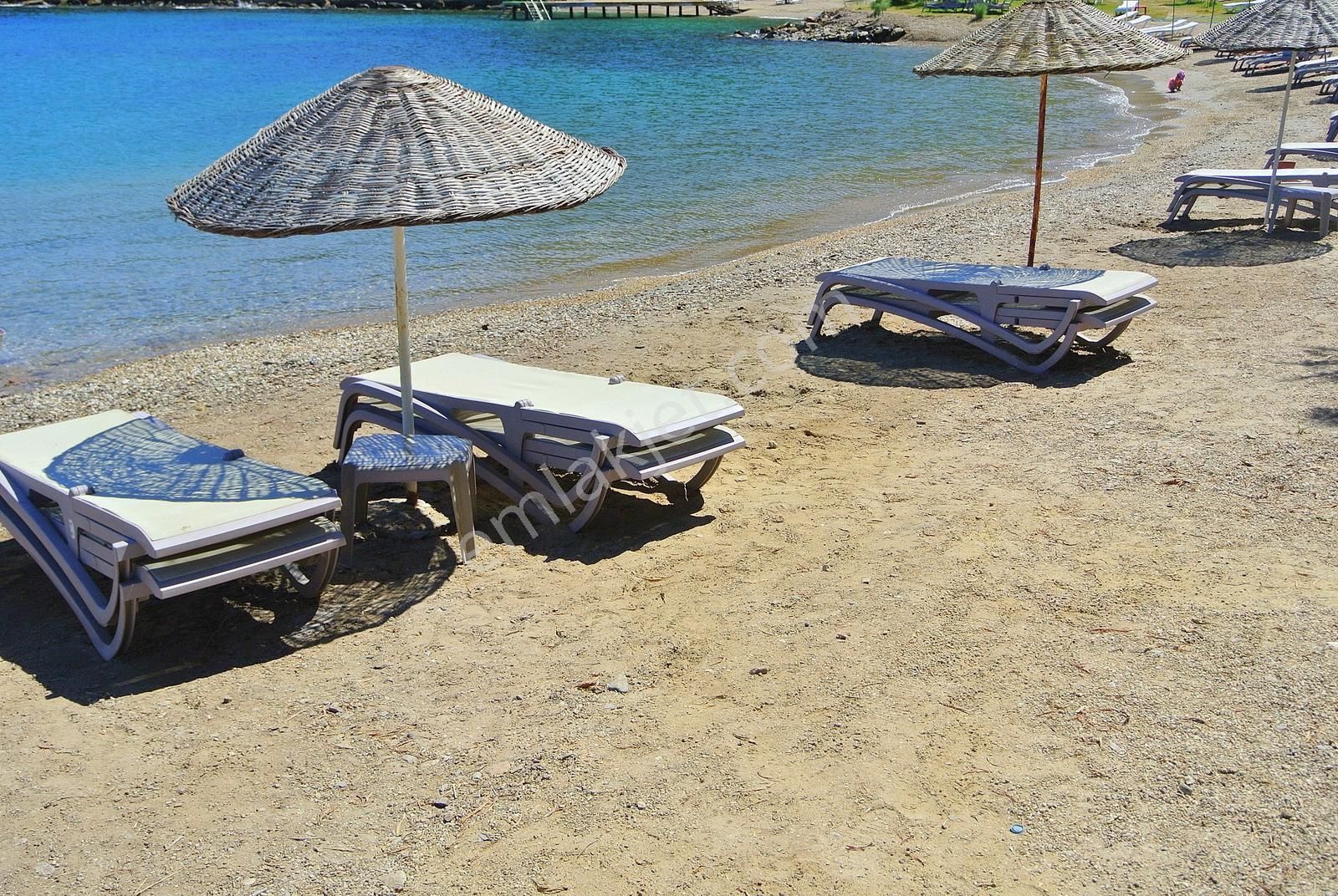 Bodrum Plajlı Sitede 400m2 Köşe Bahçeli Eşyalı Manzaralı Daire - Görsel 16