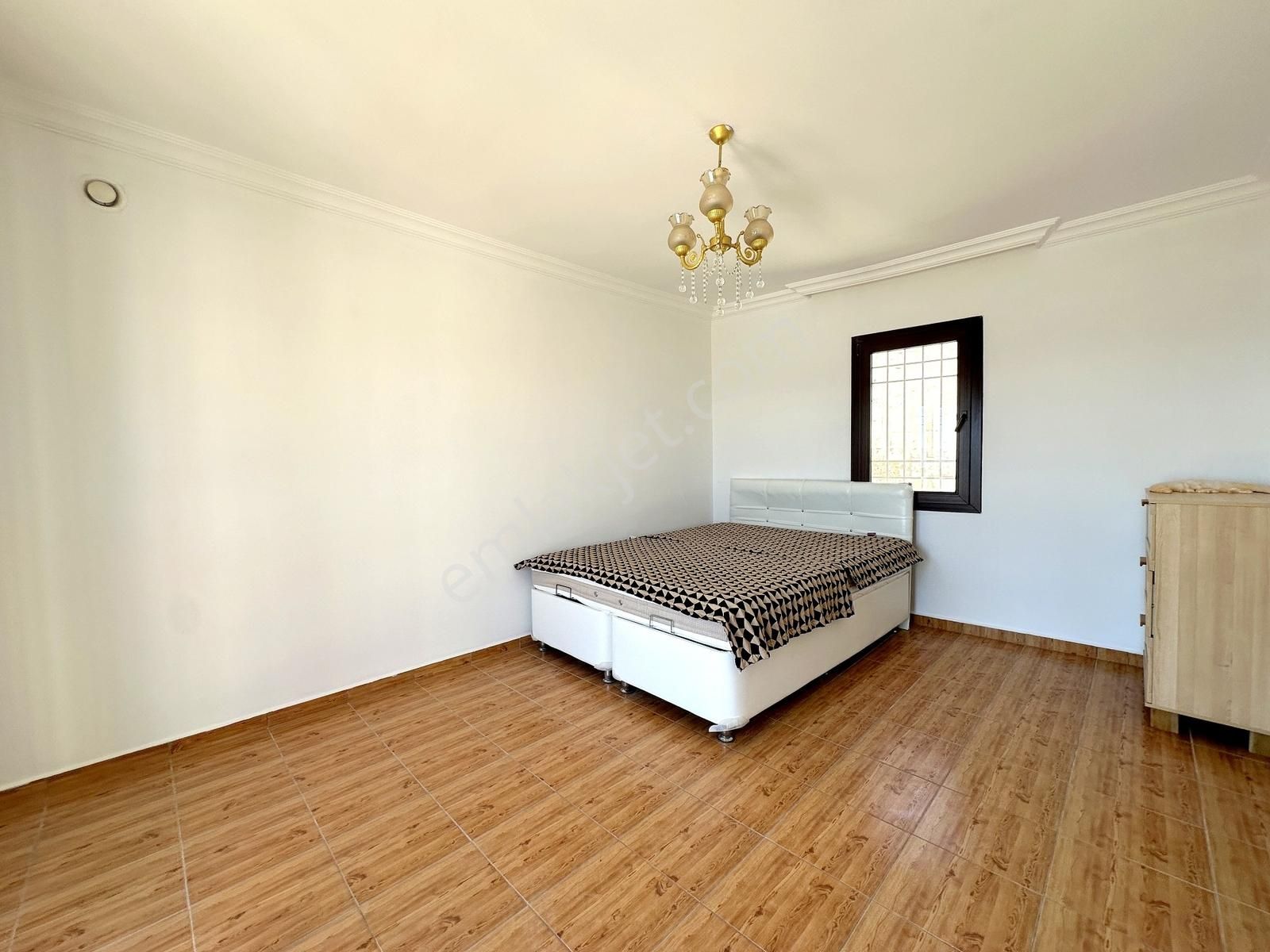 Bodrum'a Yakın Adabükü Plajlı Sitede Manzaralı Tripleks Villa - Görsel 8