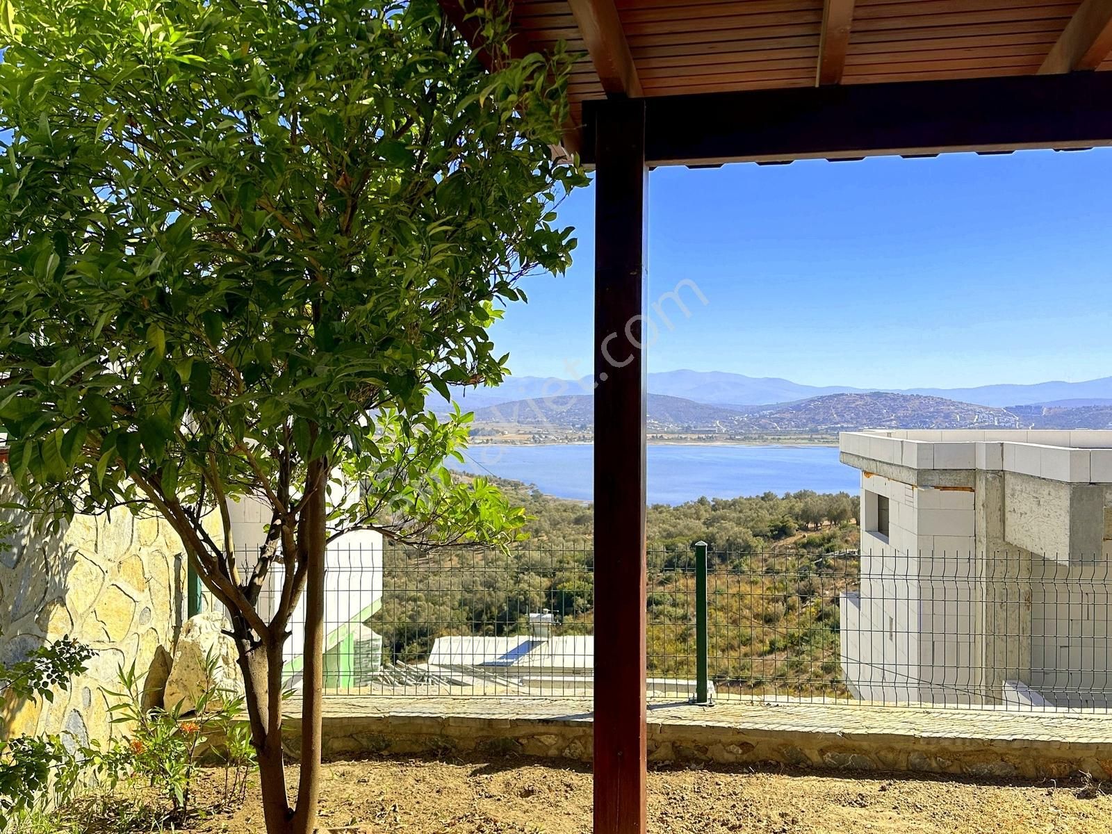 Bodrum'a Yakın Adabükü Plajlı Sitede Manzaralı Tripleks Villa - Görsel 34