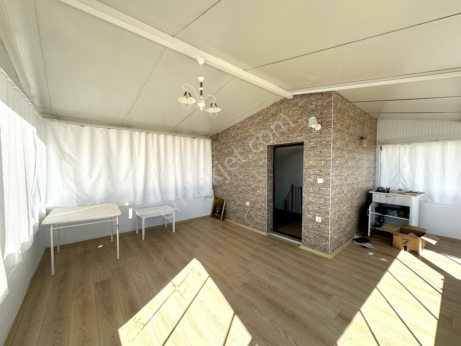 Bodrum'a Yakın Adabükü Plajlı Sitede Manzaralı Tripleks Villa - Görsel 19