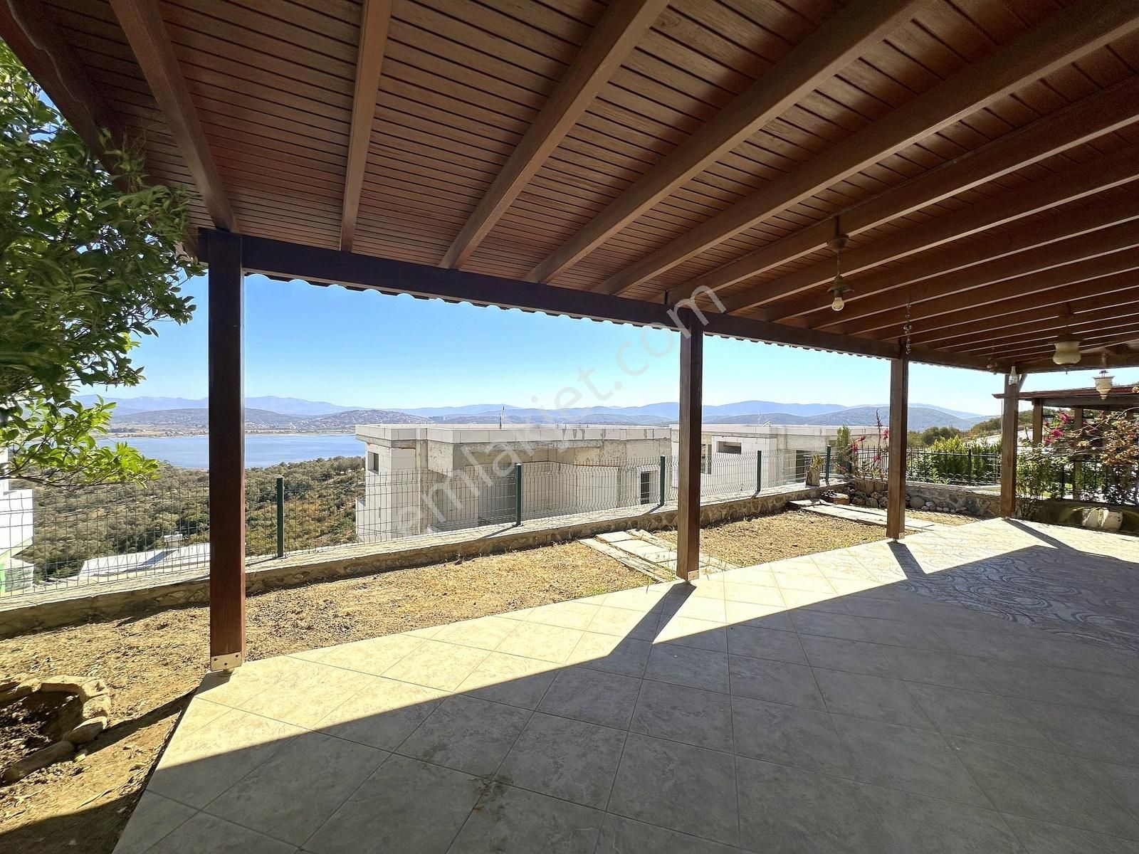 Bodrum'a Yakın Adabükü Plajlı Sitede Manzaralı Tripleks Villa - Görsel 19