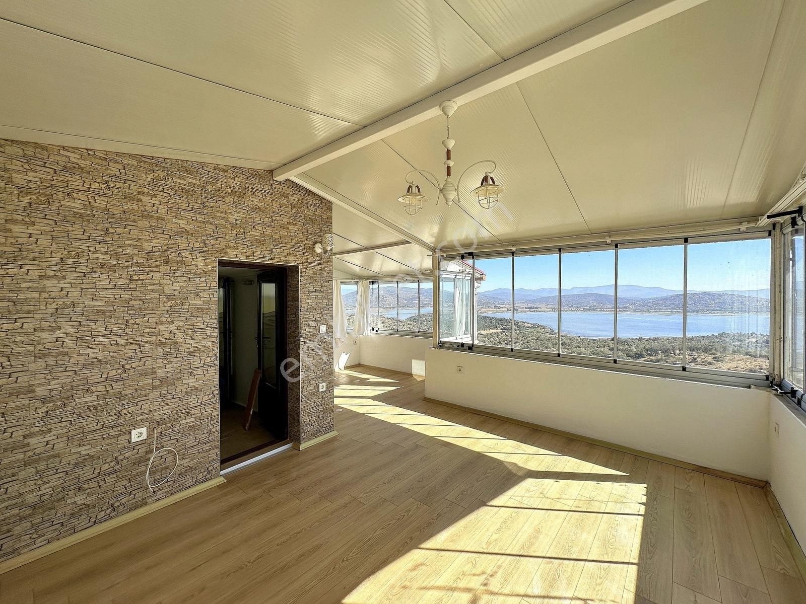 Bodrum'a Yakın Adabükü Plajlı Sitede Manzaralı Tripleks Villa - Görsel 18