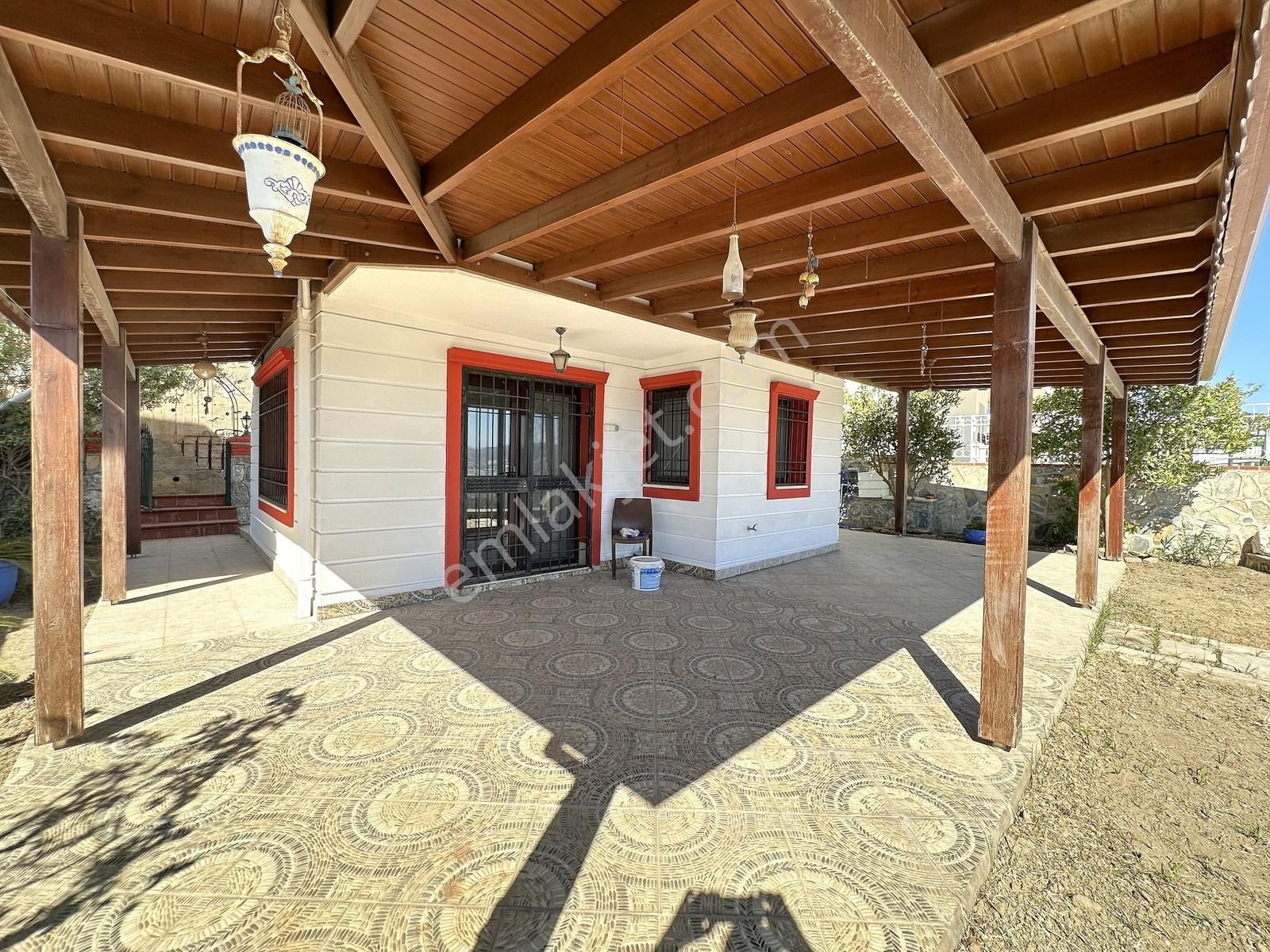 Bodrum'a Yakın Adabükü Plajlı Sitede Manzaralı Tripleks Villa - Görsel 20