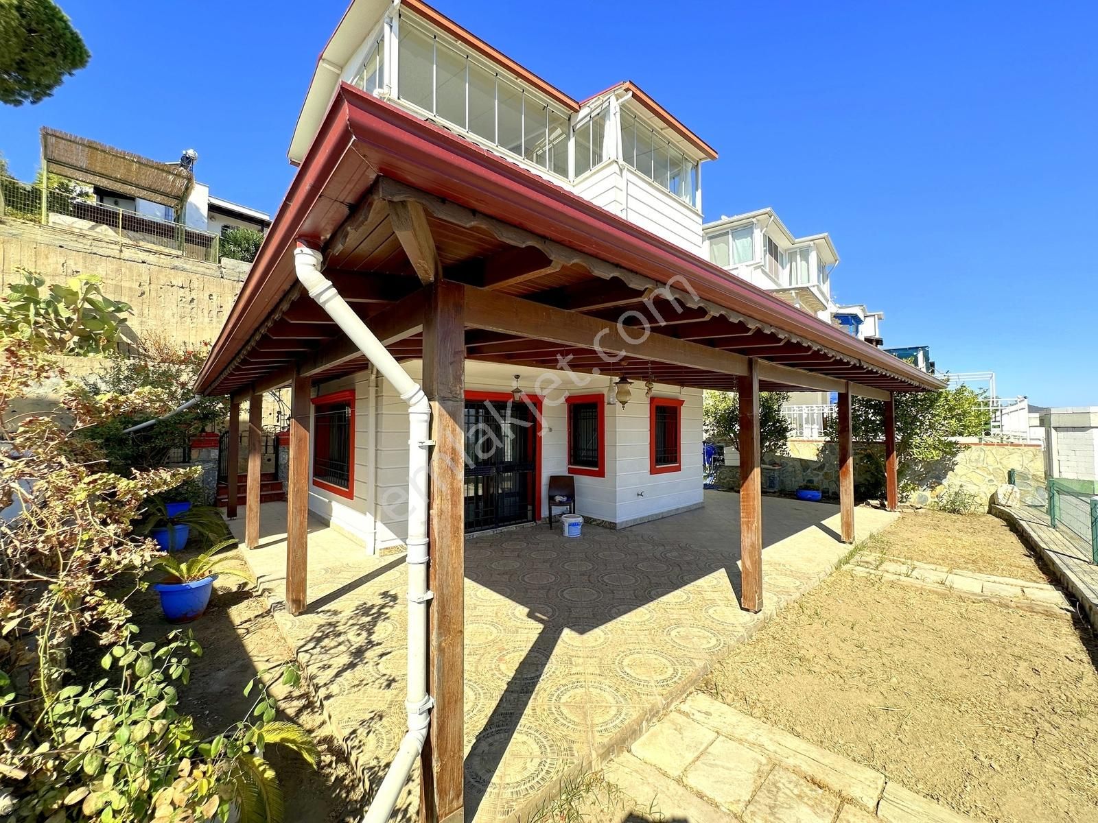 Bodrum'a Yakın Adabükü Plajlı Sitede Manzaralı Tripleks Villa - Görsel 15