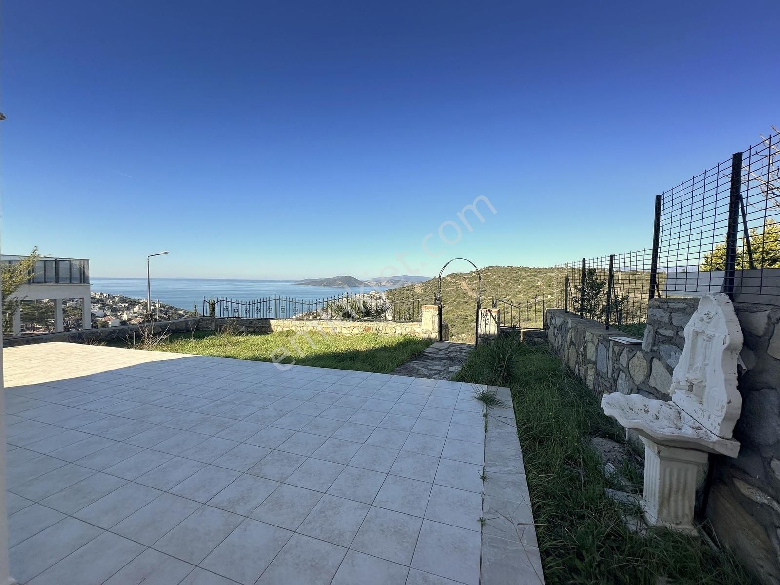 Adabükü Plajlı Site Ön Sıra Deniz Manzaralı 400m2 Bahçeli Villa - Görsel 8