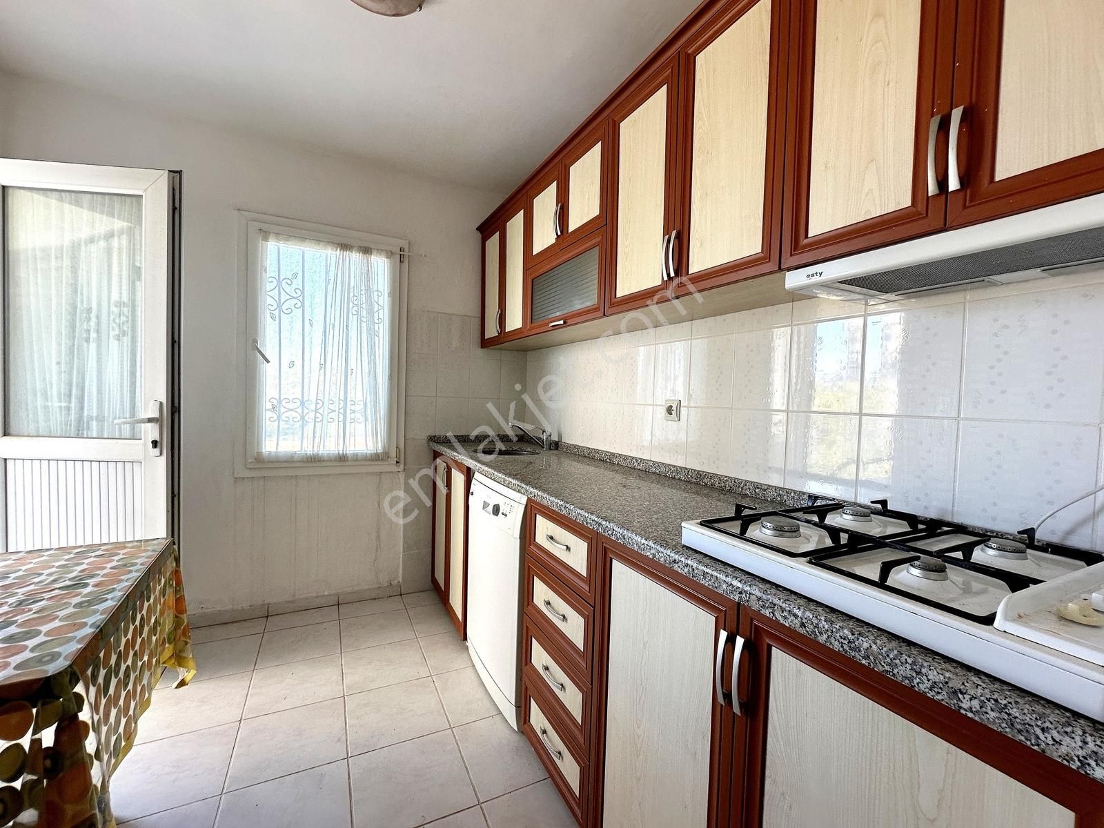 Adabükü Plajlı Site Ön Sıra Deniz Manzaralı 400m2 Bahçeli Villa - Görsel 11