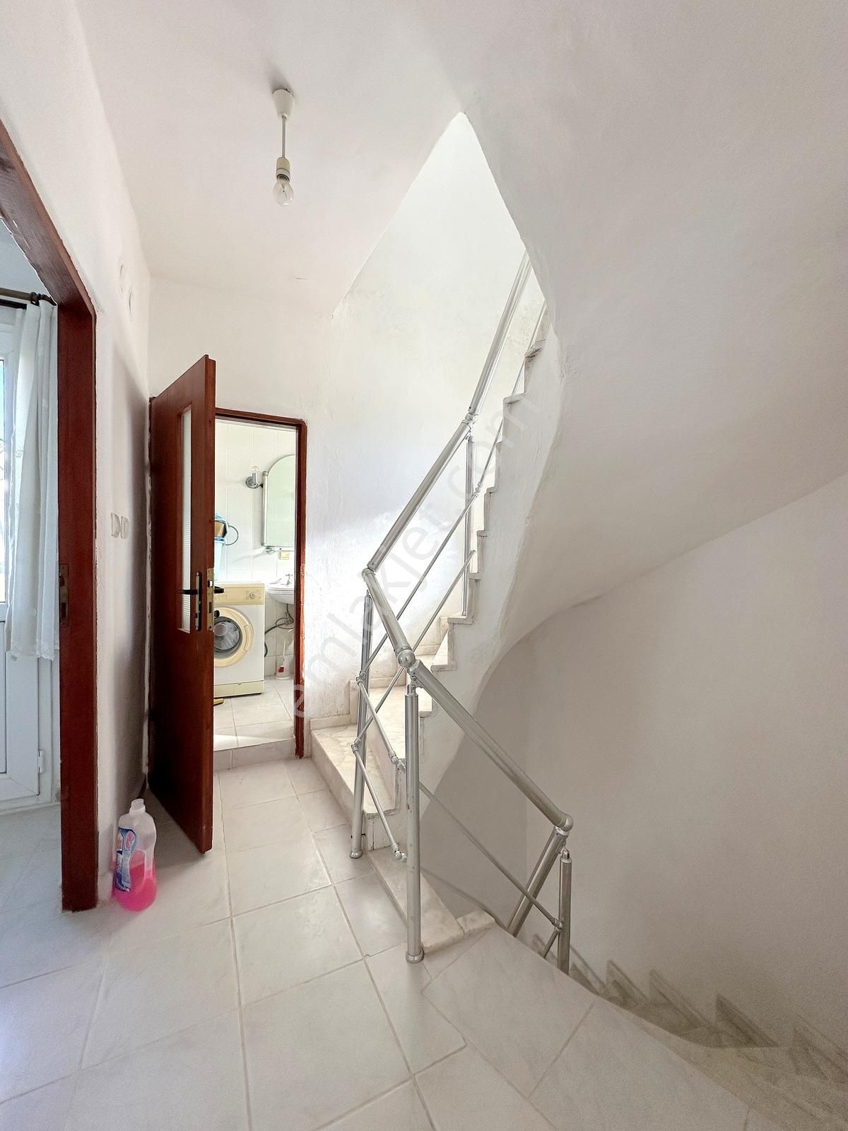 Adabükü Plajlı Site Ön Sıra Deniz Manzaralı 400m2 Bahçeli Villa - Görsel 33