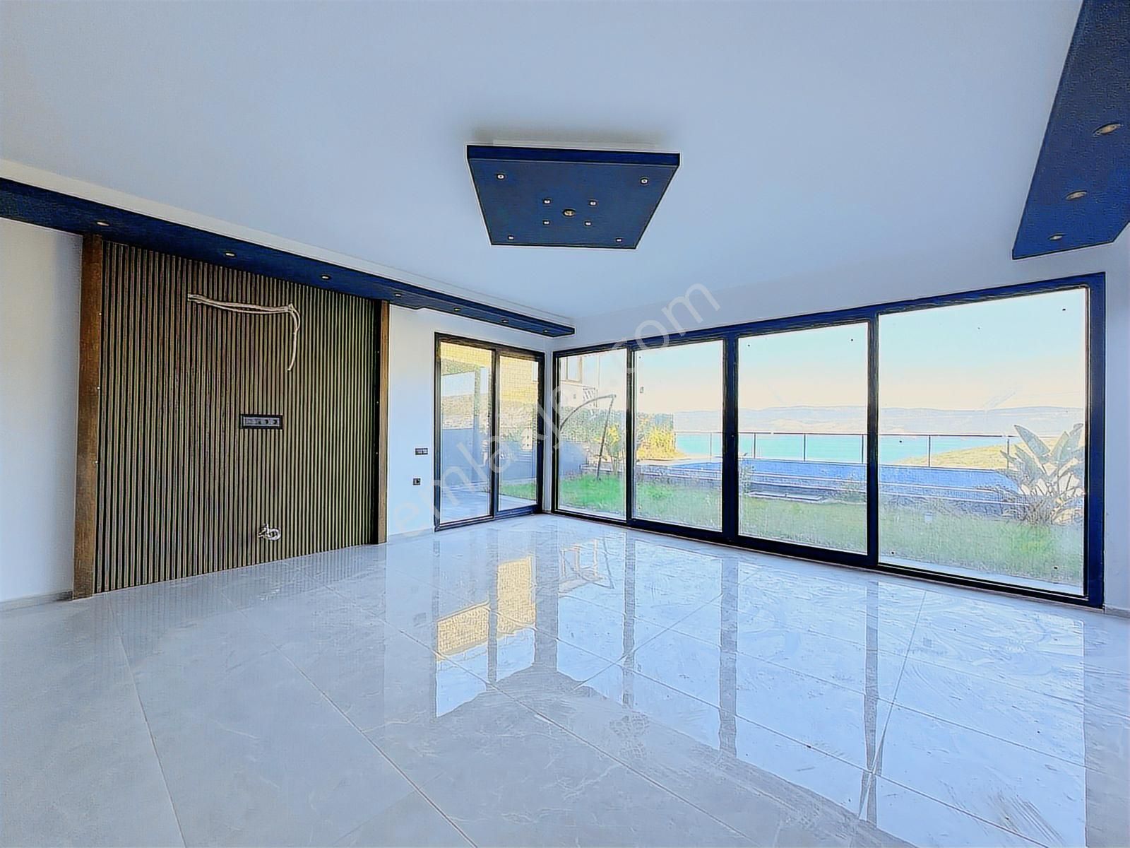 Adabükü Turkuaz Koy Denize Sıfır Plajlı 500 M2 İçinde Yeni Villa - Görsel 32