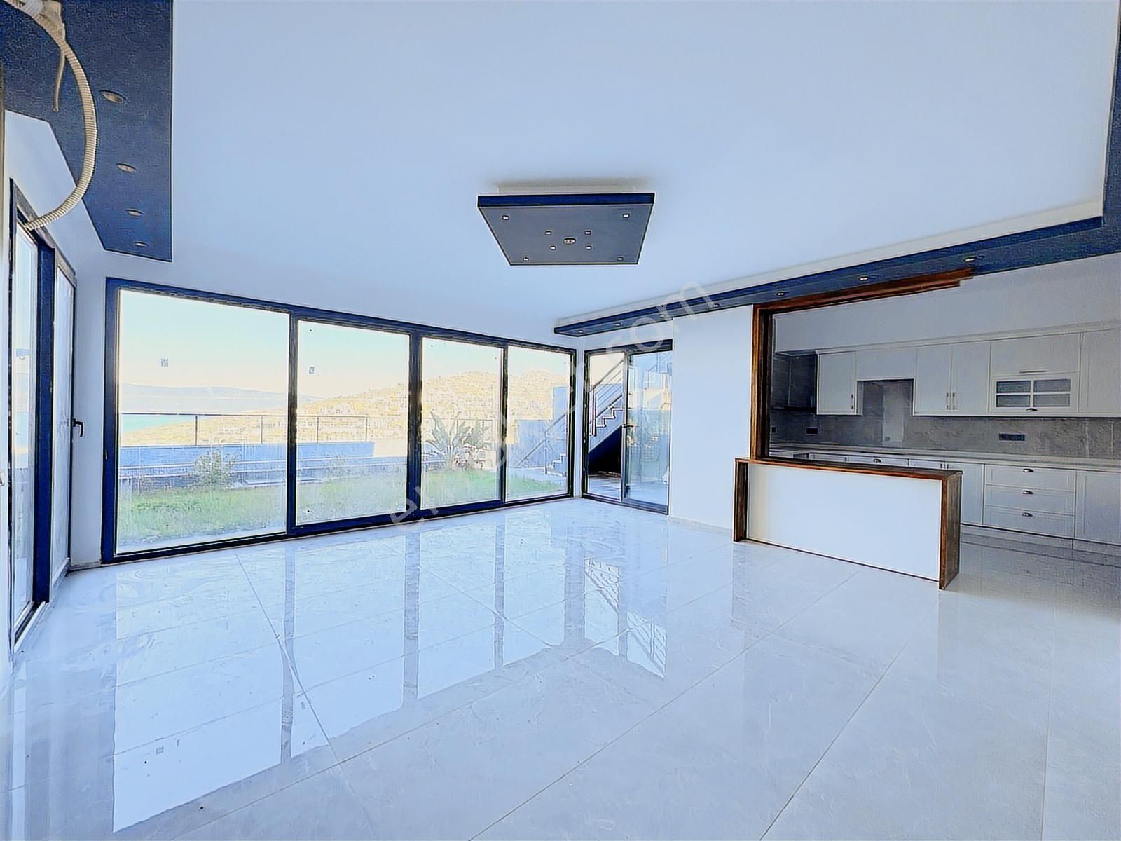 Adabükü Turkuaz Koy Denize Sıfır Plajlı 500 M2 İçinde Yeni Villa - Görsel 7