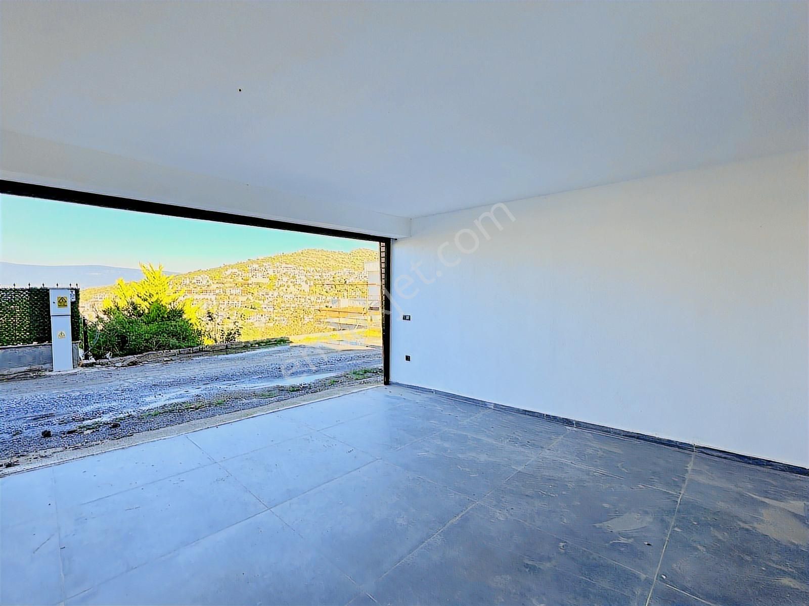 Adabükü Turkuaz Koy Denize Sıfır Plajlı 500 M2 İçinde Yeni Villa - Görsel 18