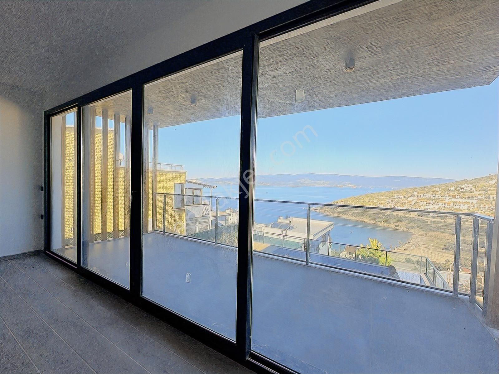 Adabükü Turkuaz Koy Denize Sıfır Plajlı 500 M2 İçinde Yeni Villa - Görsel 24