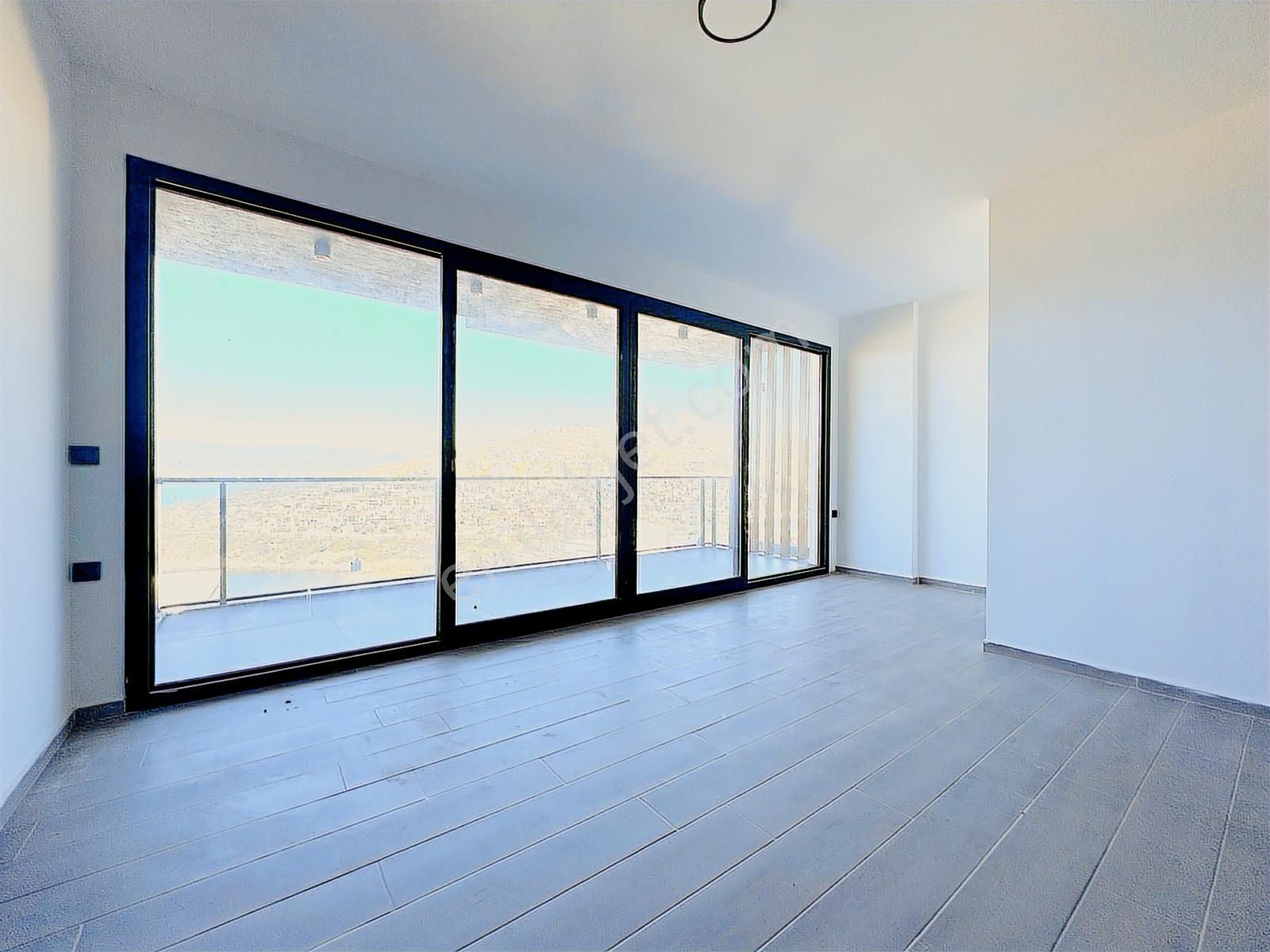 Adabükü Turkuaz Koy Denize Sıfır Plajlı 500 M2 İçinde Yeni Villa - Görsel 23