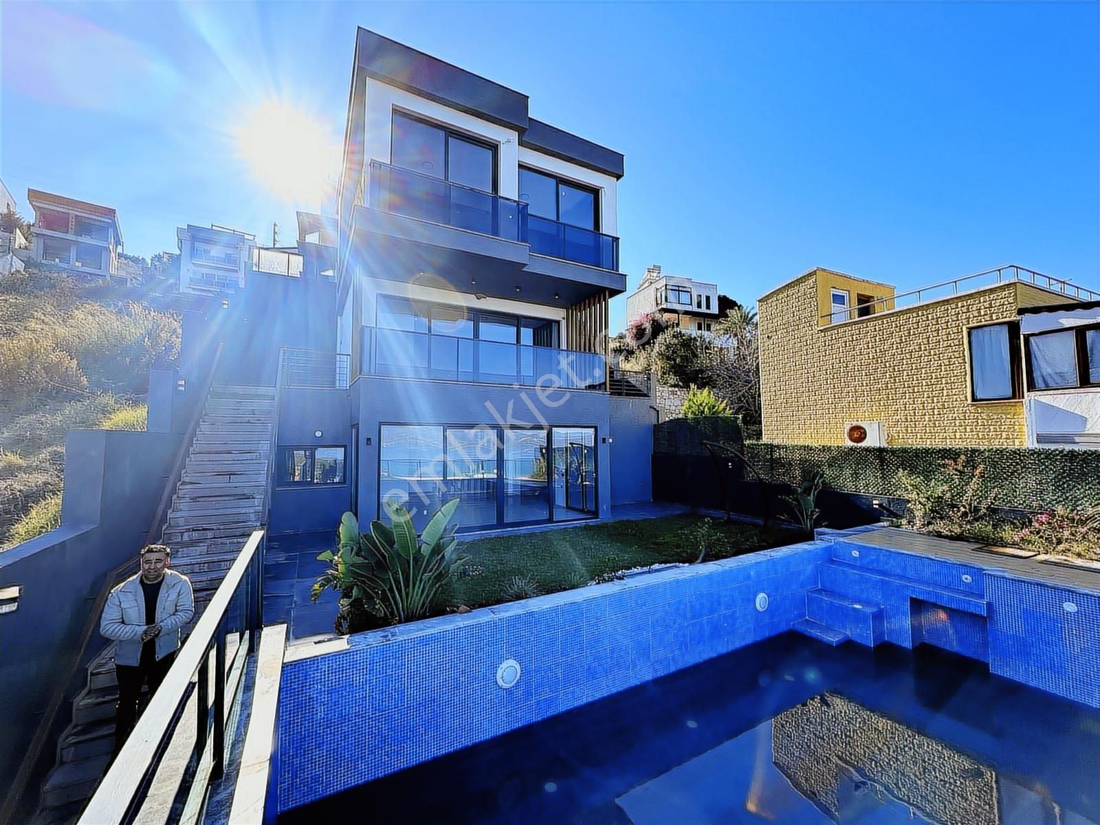 Adabükü Turkuaz Koy Denize Sıfır Plajlı 500 M2 İçinde Yeni Villa - Görsel 25