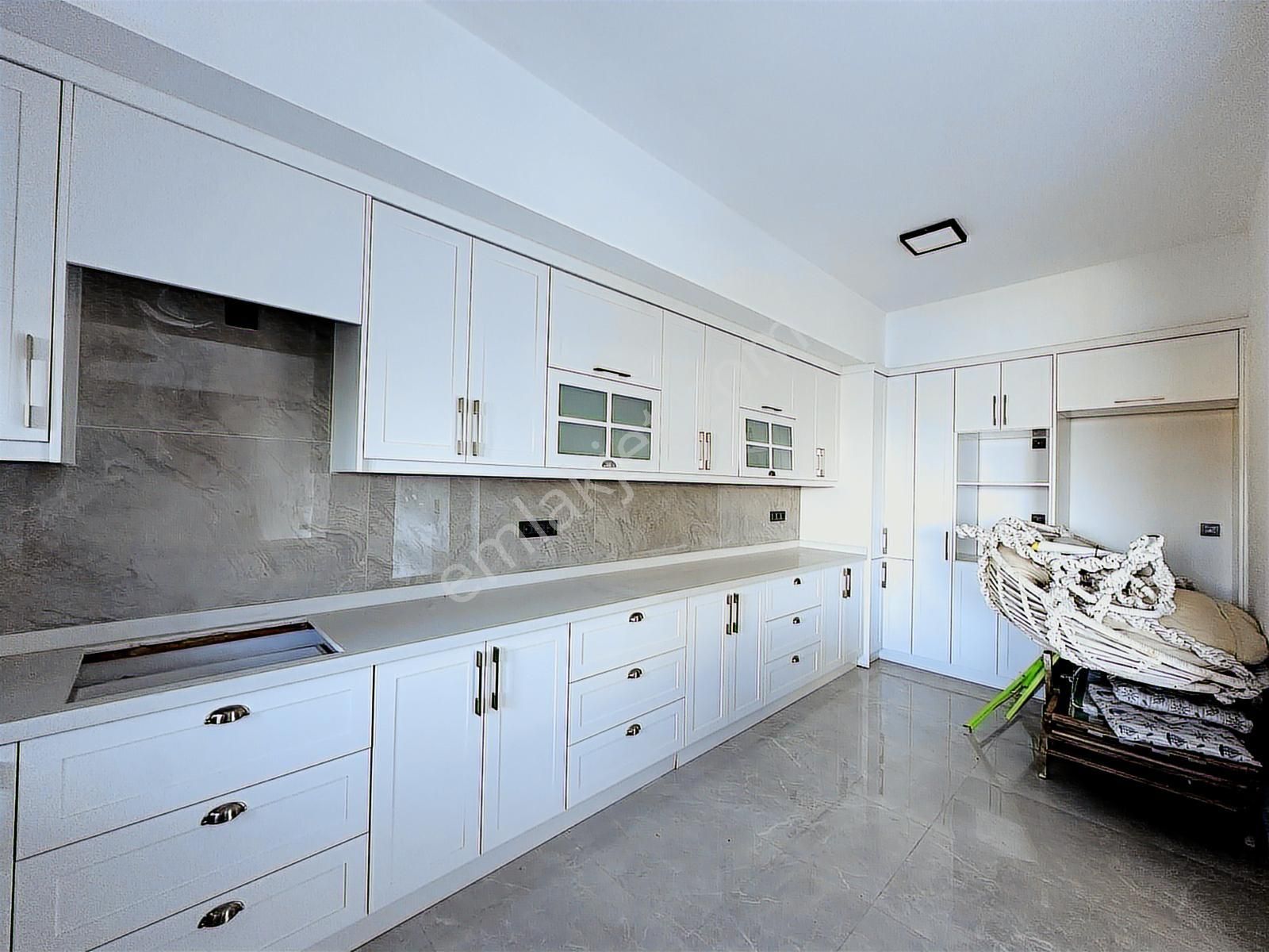 Adabükü Turkuaz Koy Denize Sıfır Plajlı 500 M2 İçinde Yeni Villa - Görsel 26