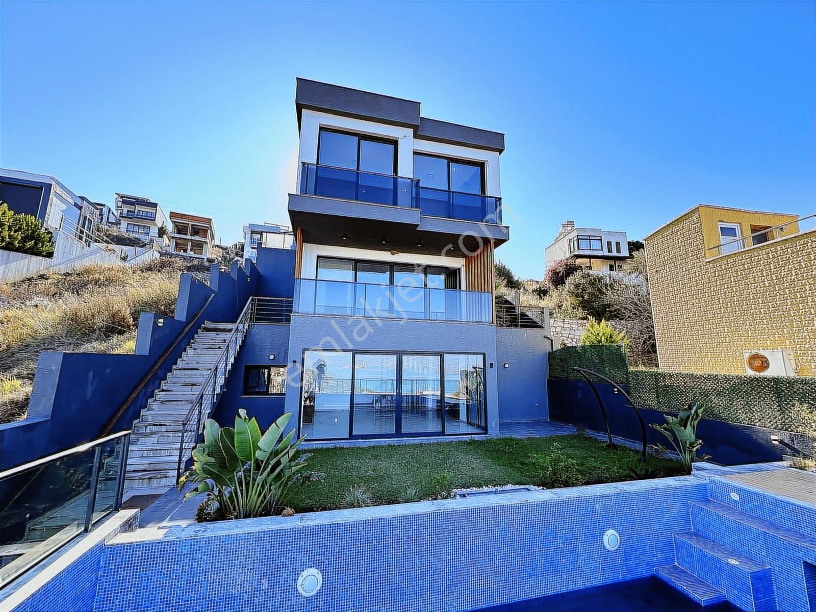 Adabükü Turkuaz Koy Denize Sıfır Plajlı 500 M2 İçinde Yeni Villa - Görsel 11