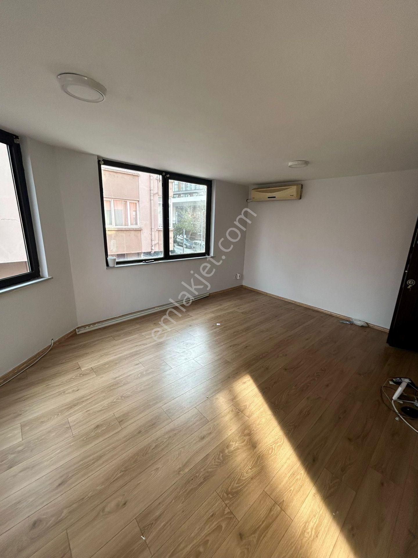 Mecidiyeköy Mürvet Han'da Kiralık 22m² Ofis - Görsel 2
