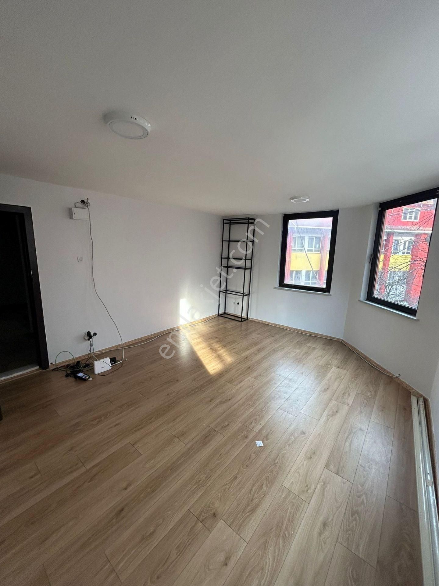 Mecidiyeköy Mürvet Han'da Kiralık 22m² Ofis - Görsel 5