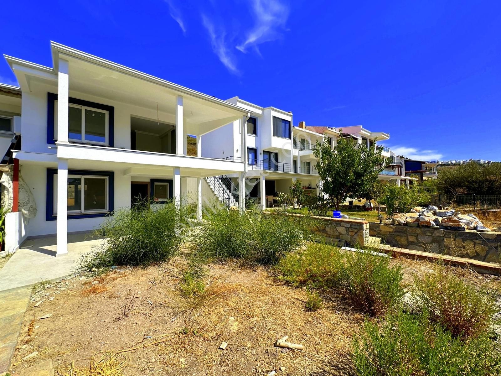 İncekum Denize Sıfır Plajlı Sitede Bahçeli Köşe Villa - Görsel 17