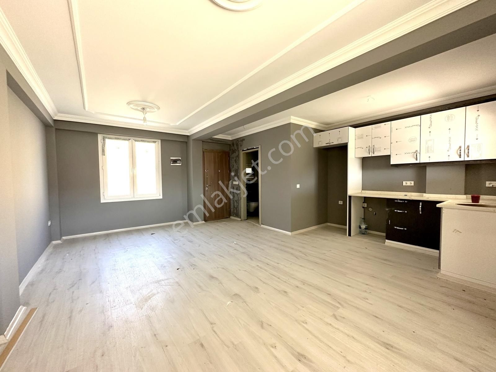 İncekum Denize Sıfır Plajlı Sitede Bahçeli Köşe Villa - Görsel 4