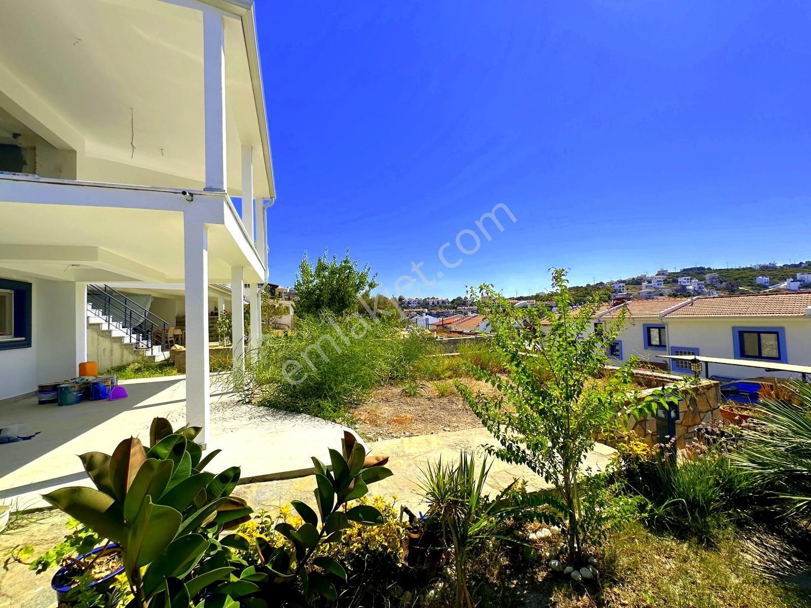 İncekum Denize Sıfır Plajlı Sitede Bahçeli Köşe Villa - Görsel 3