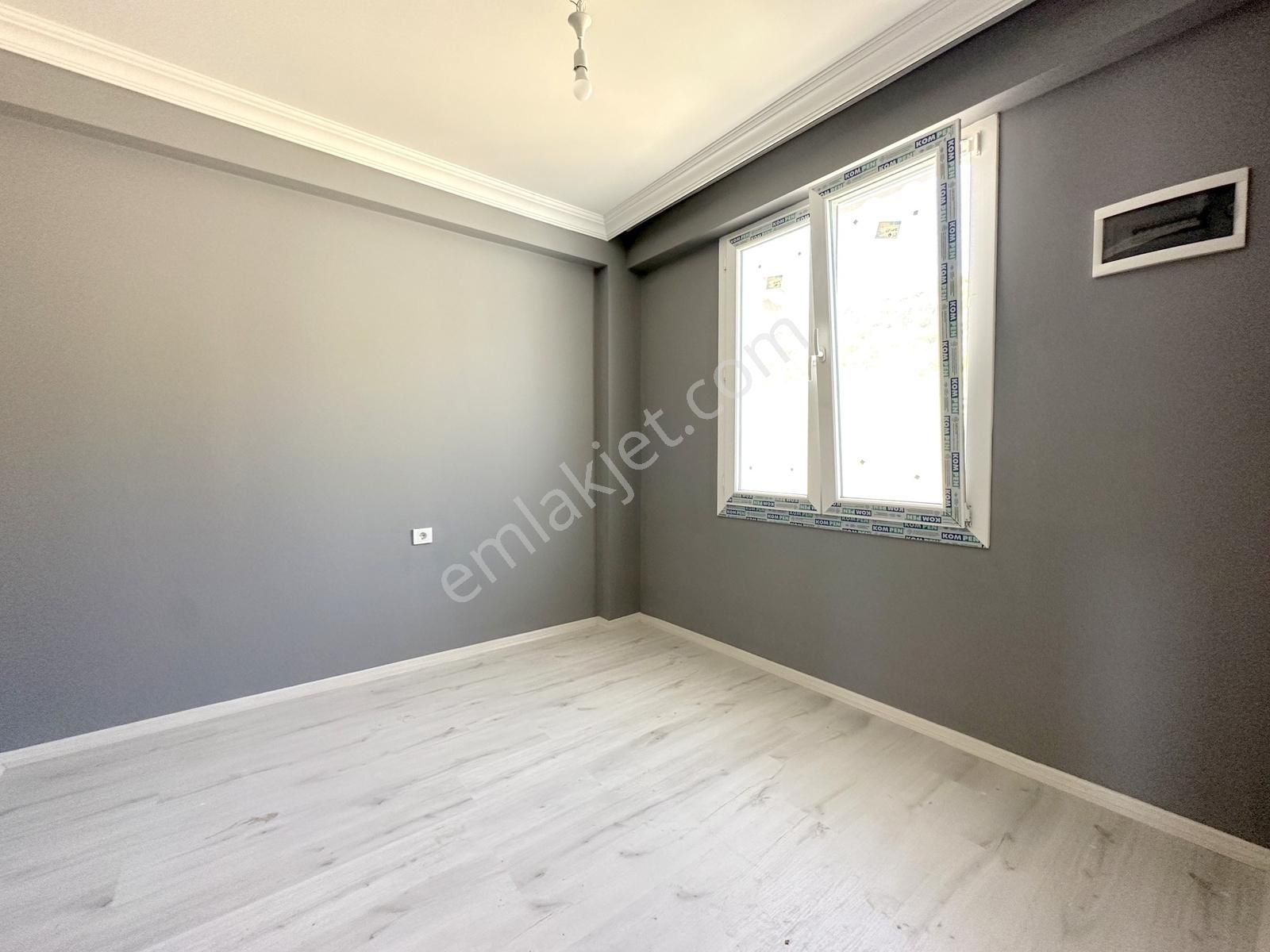 İncekum Denize Sıfır Plajlı Sitede Bahçeli Köşe Villa - Görsel 12