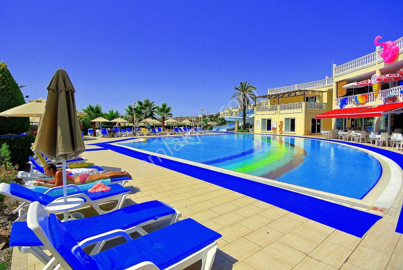 Bodrum Holiday&beach Resort Plajlı Sitede Eşyalı Bahçeli Köşe Ev - Görsel 7