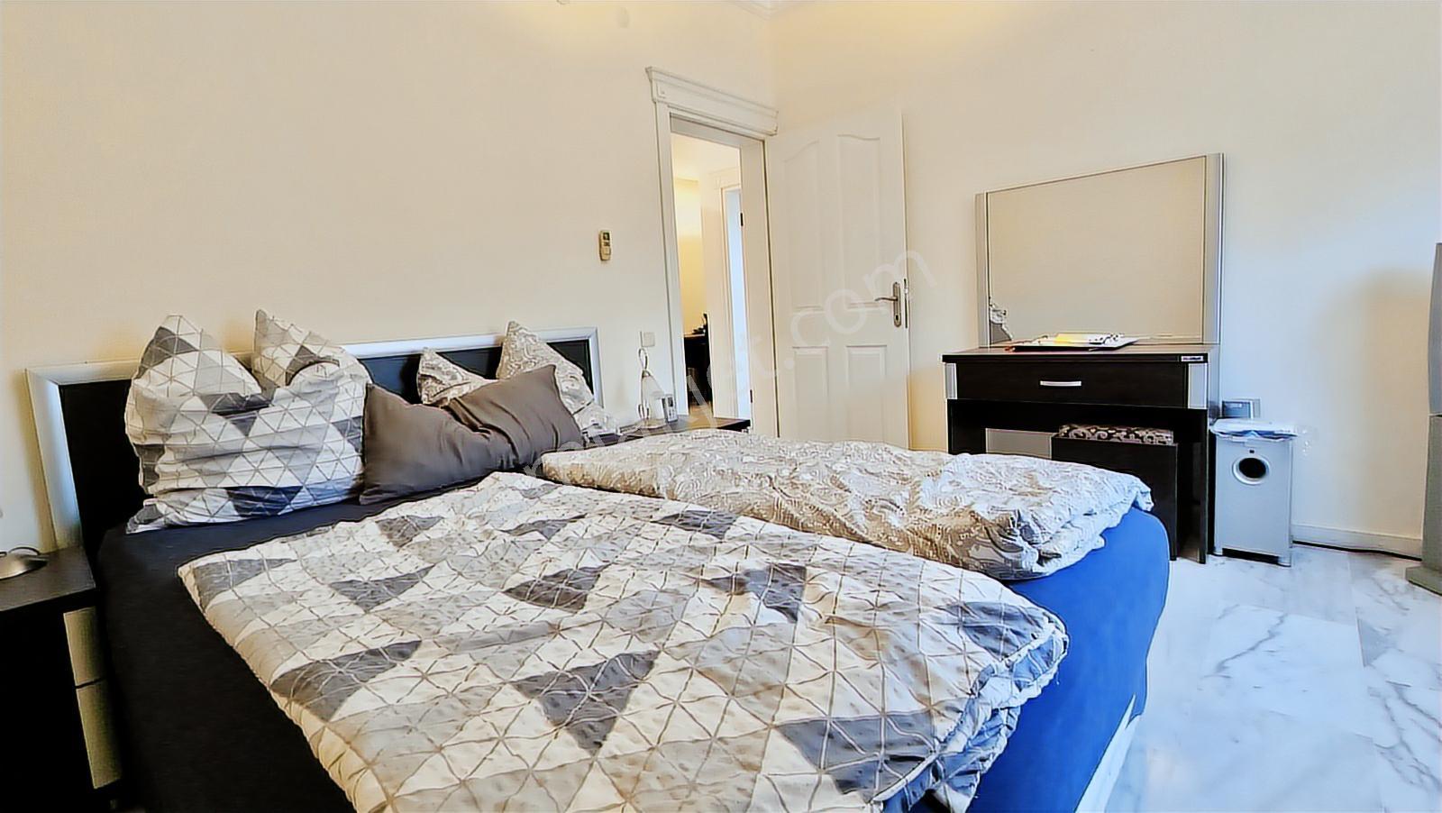 Alanya Konaklıda 550 M² Arsada İkamete Uygun Villa - Görsel 7