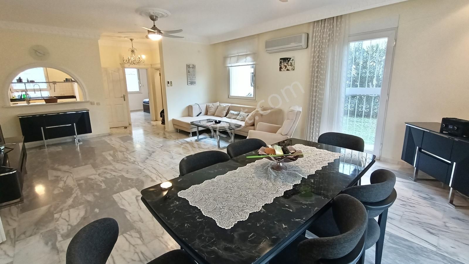 Alanya Konaklıda 550 M² Arsada İkamete Uygun Müstakil Villa - Görsel 6
