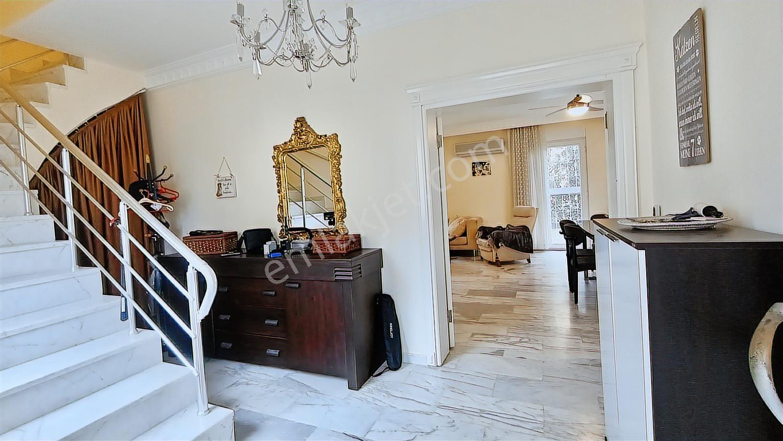 Alanya Konaklıda 550 M² Arsada İkamete Uygun Villa - Görsel 3