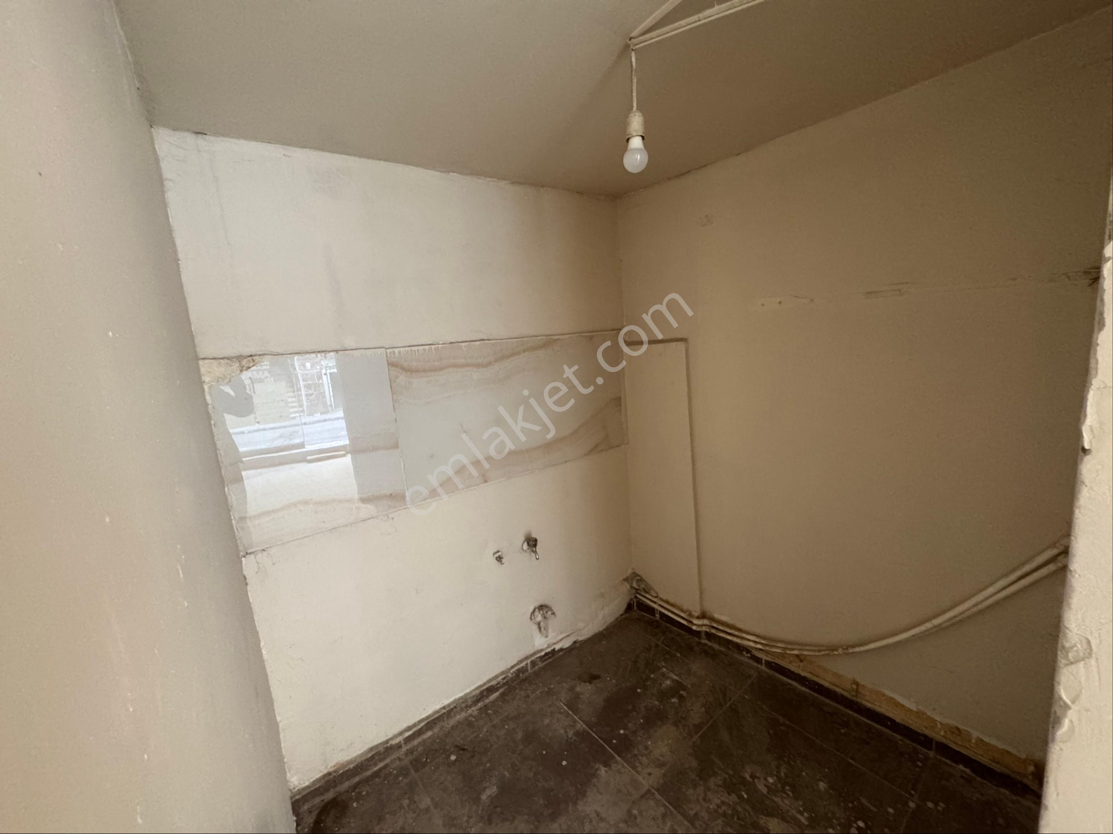 Şehremini Mahallesinde Kiralık 35 M2 Dükkan&mağaza - Görsel 4