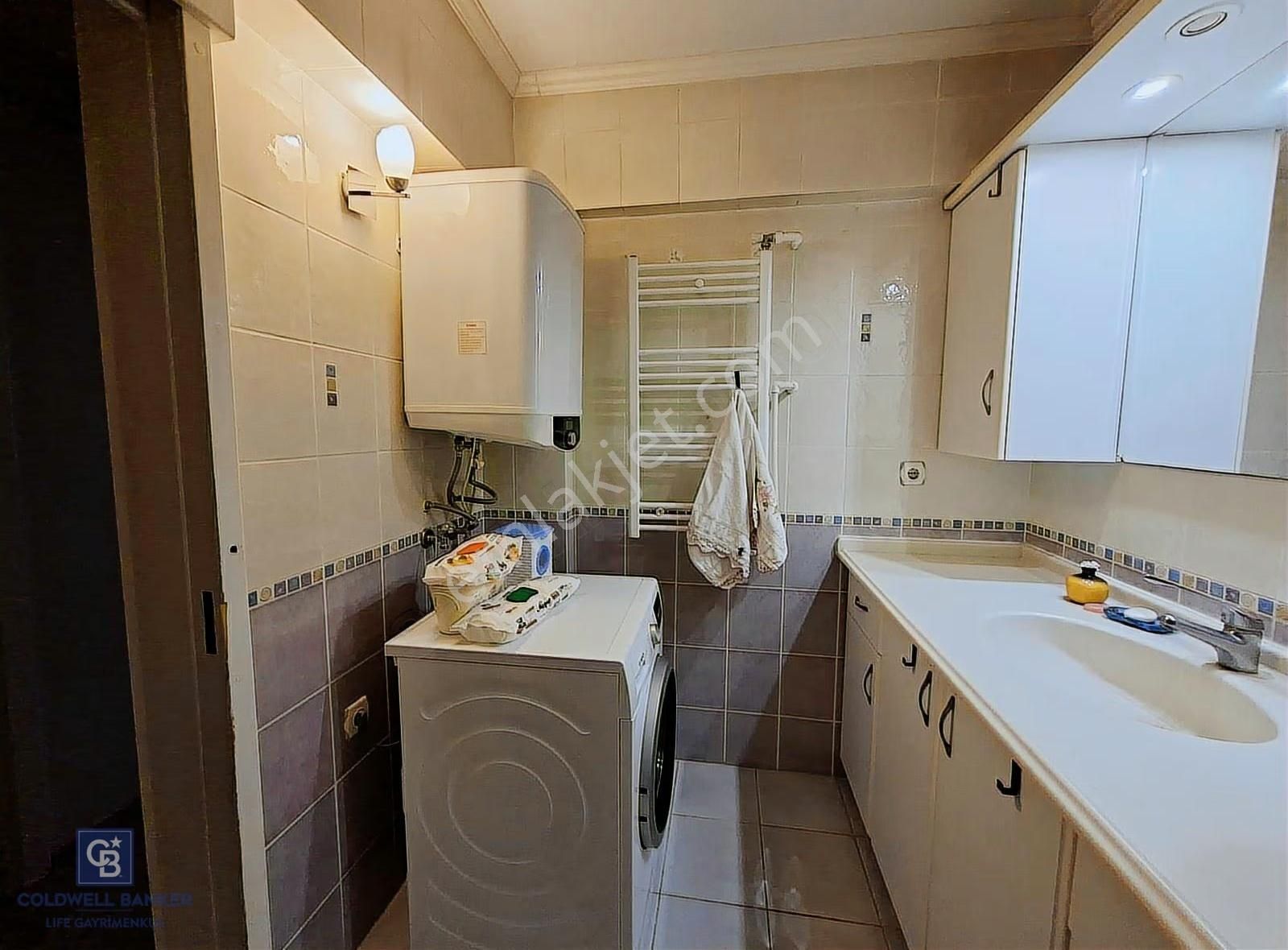 Karşıyaka Girne Caddesi Yakını Satılık Asansörlü 3+1 Daire - Görsel 3