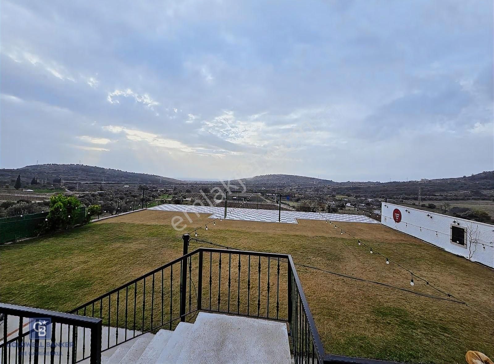 Çeşme Çakabey De Satılık Bağ & Zeytinlik - Yatırım Fırsatı