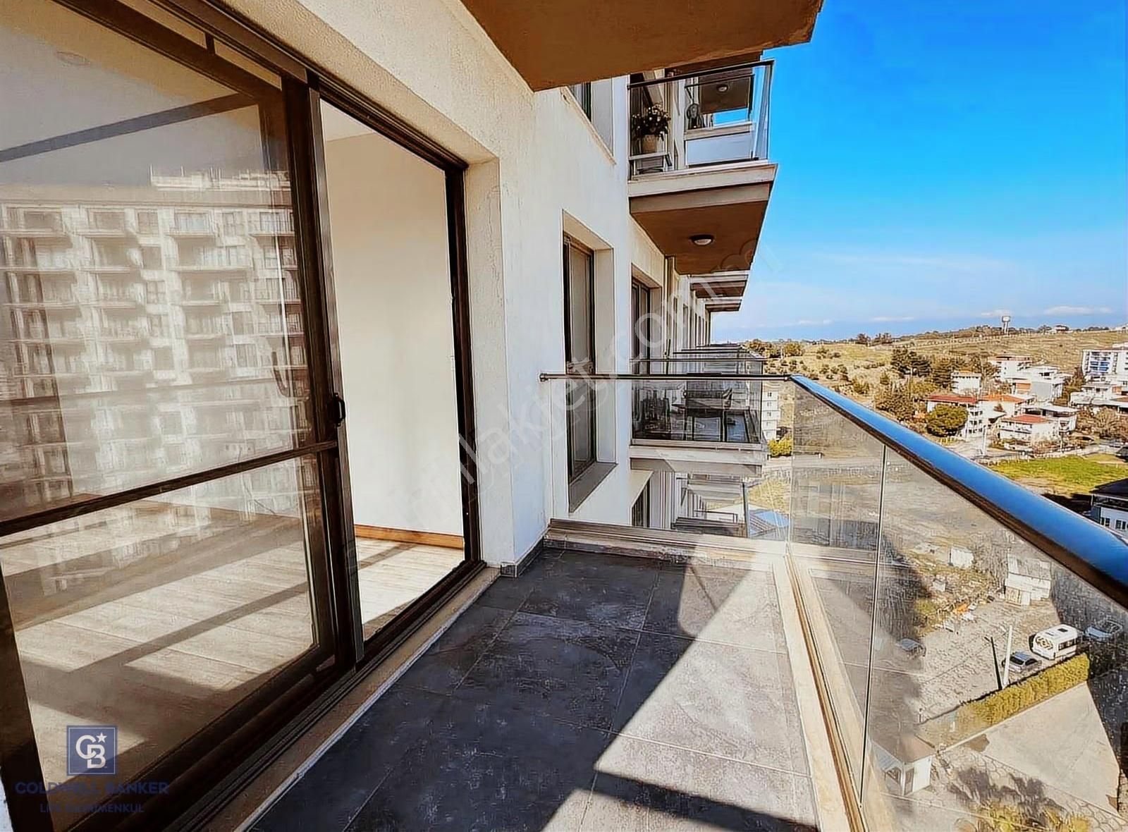 Çiğli Marka 333 Sitesinde Havuz Cephe Kiralık 1+1 Daire - Görsel 4