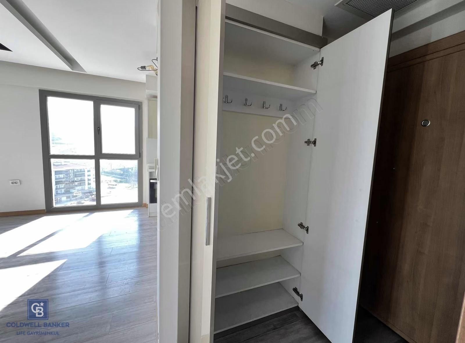 Çiğli Marka 333 Sitesinde Havuz Cephe Kiralık 1+1 Daire - Görsel 10