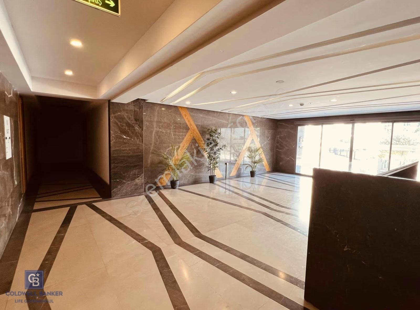 Çiğli Marka 333 Sitesinde Havuz Cephe Kiralık 1+1 Daire - Görsel 17