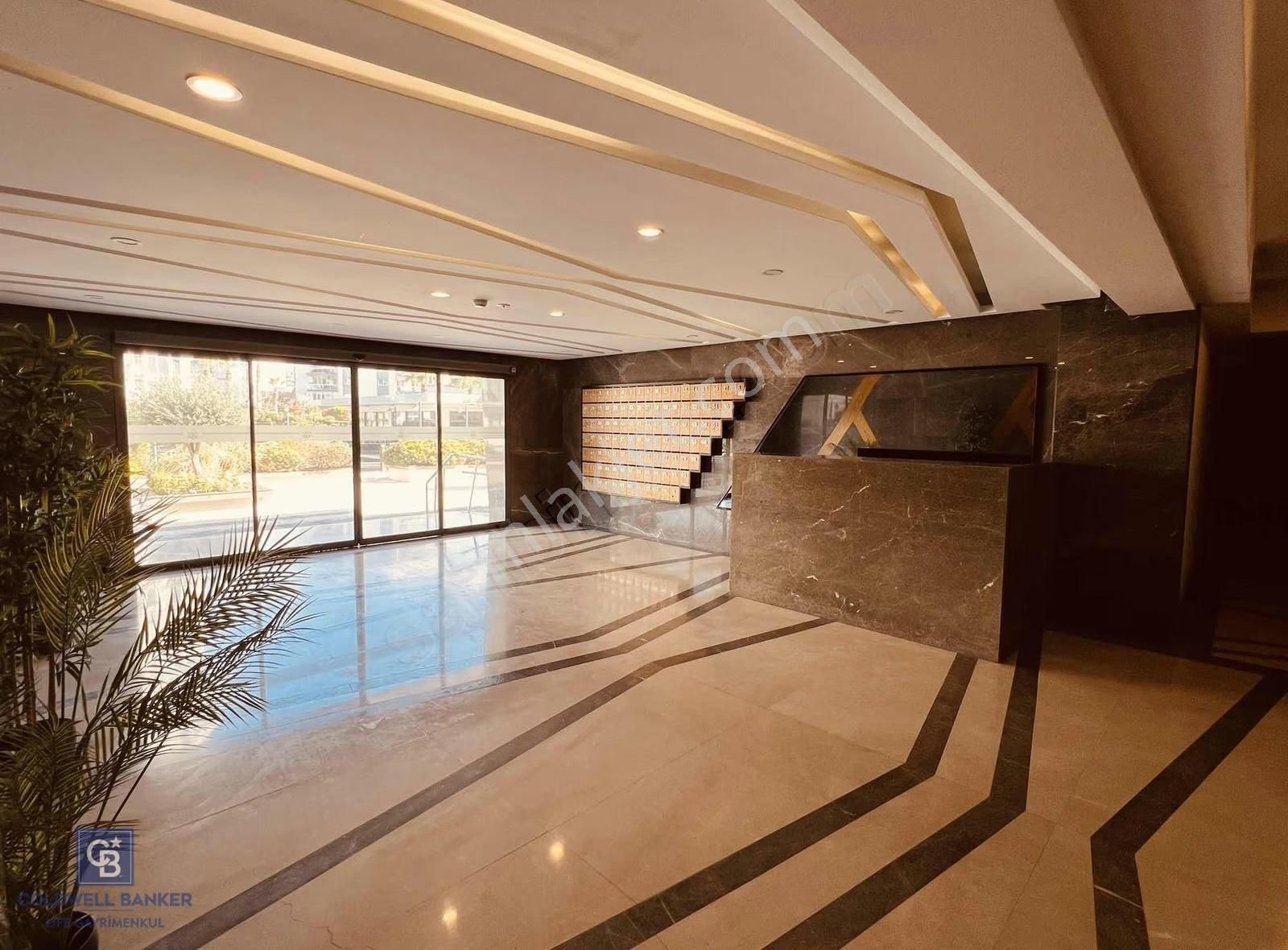 Çiğli Marka 333 Sitesinde Havuz Cephe Kiralık 1+1 Daire - Görsel 27