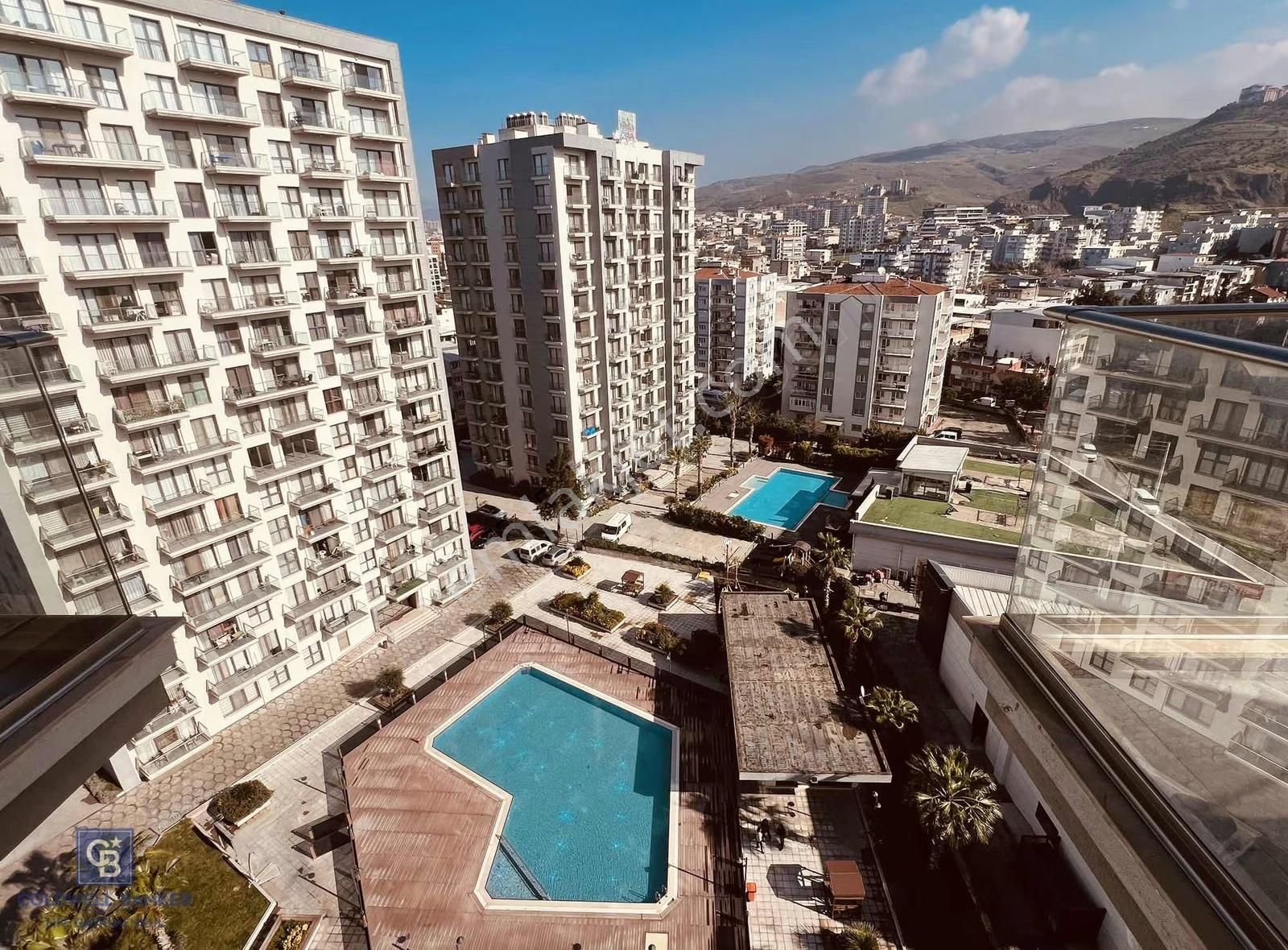 Çiğli Marka 333 Sitesinde Havuz Cephe Kiralık 1+1 Daire