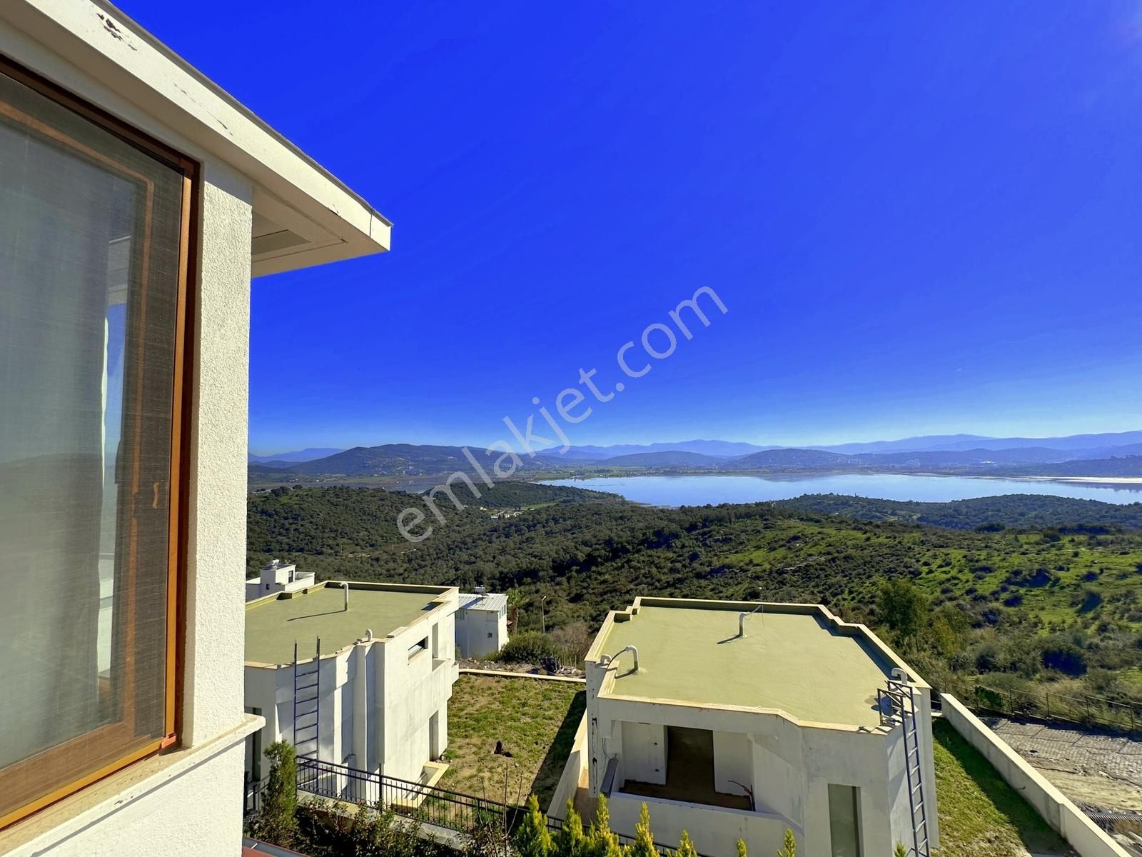 Adabükü Kumsal Plajlı Sitede12 Ay Yaşama Uygun Eşyalı Villa - Görsel 3