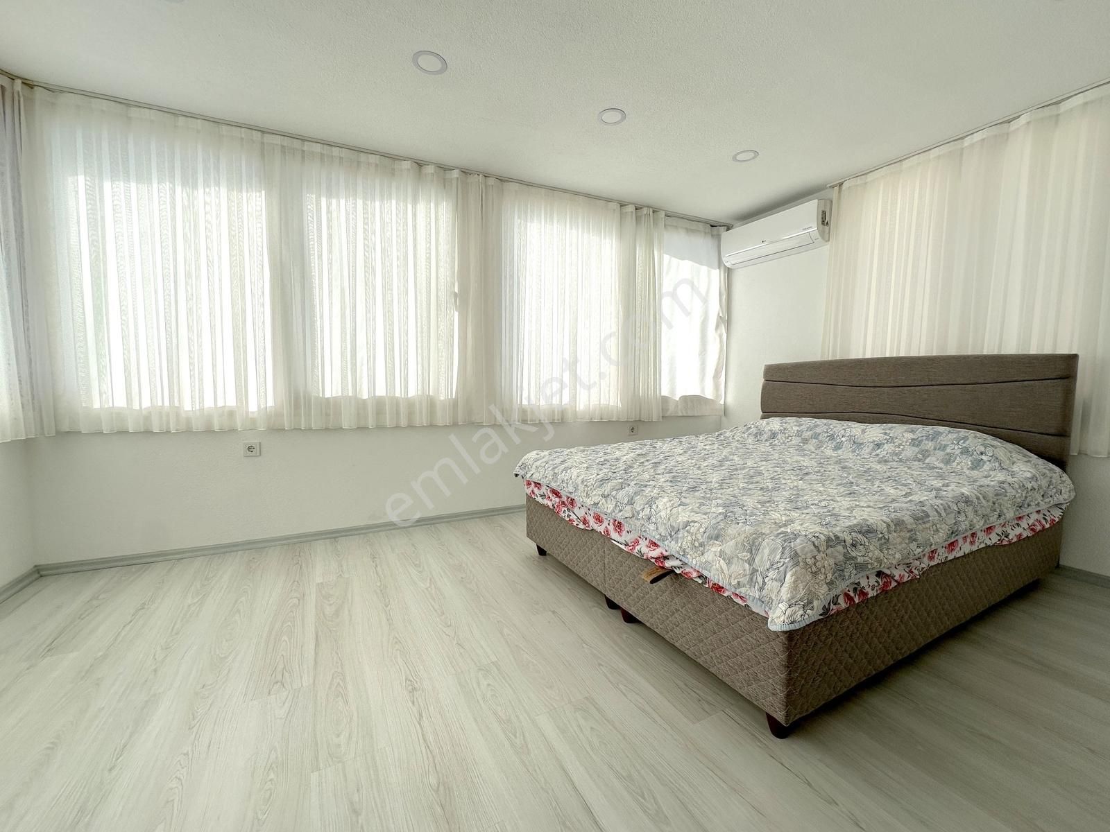 Adabükü Kumsal Plajlı Sitede12 Ay Yaşama Uygun Eşyalı Villa - Görsel 26