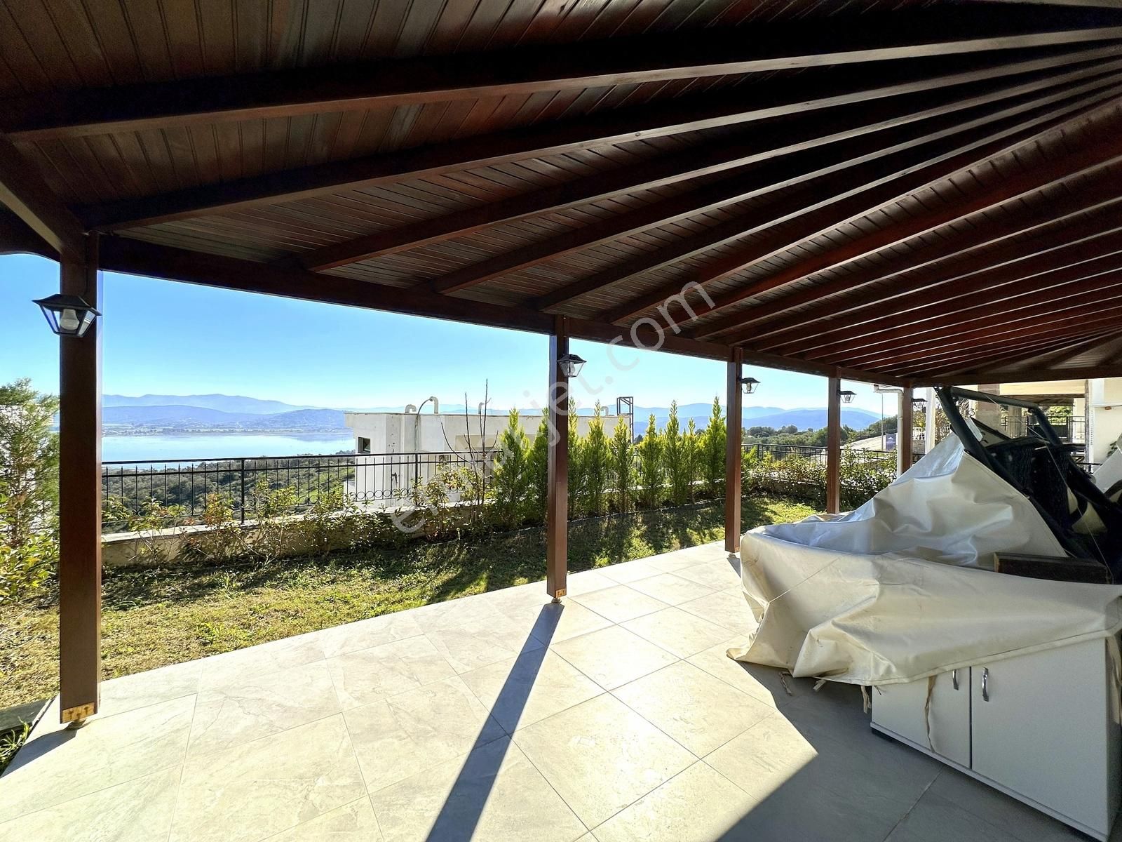 Adabükü Kumsal Plajlı Sitede12 Ay Yaşama Uygun Eşyalı Villa - Görsel 22