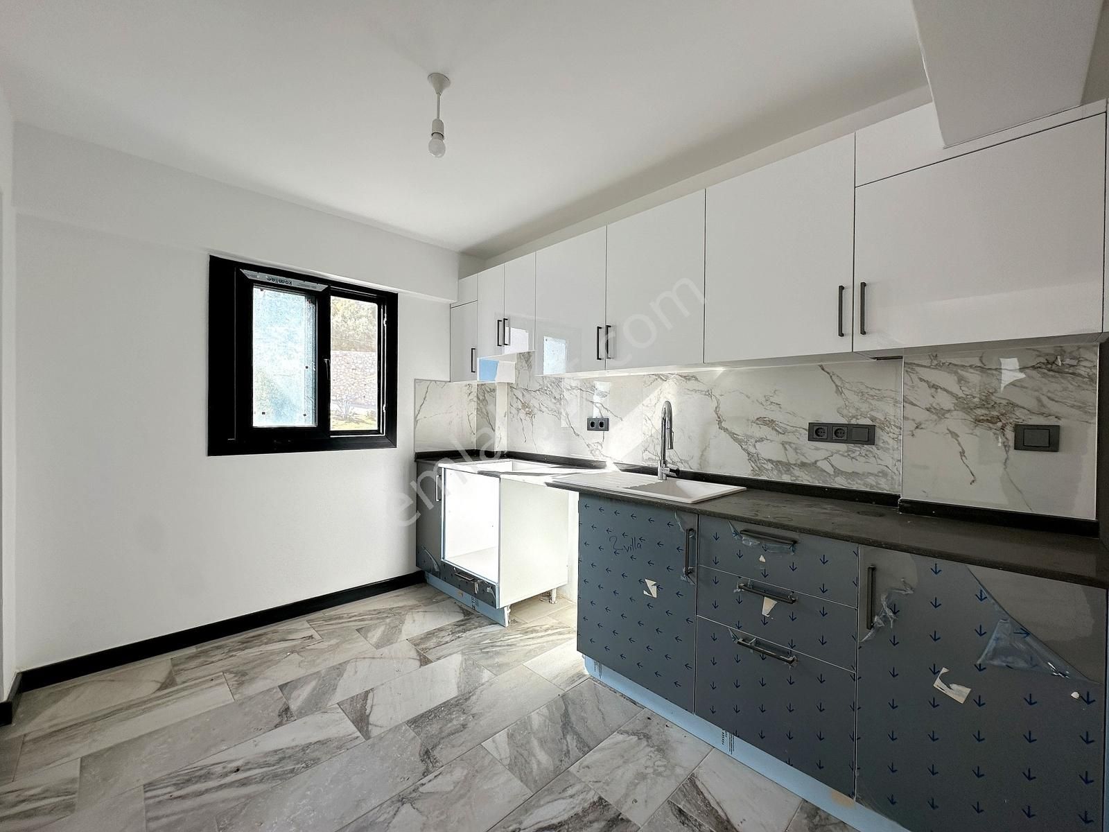 Bodrum Kumsal Plajlı Sitede Bahçeli Yeni Sıfır Modern Villa - Görsel 3