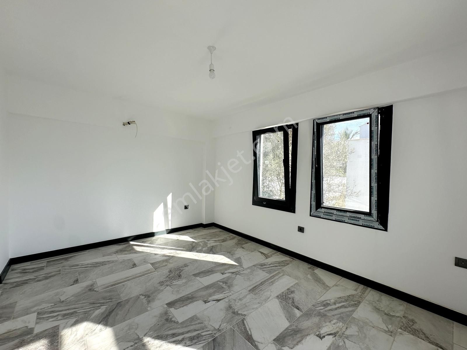 Bodrum Kumsal Plajlı Sitede Bahçeli Yeni Sıfır Modern Villa - Görsel 13