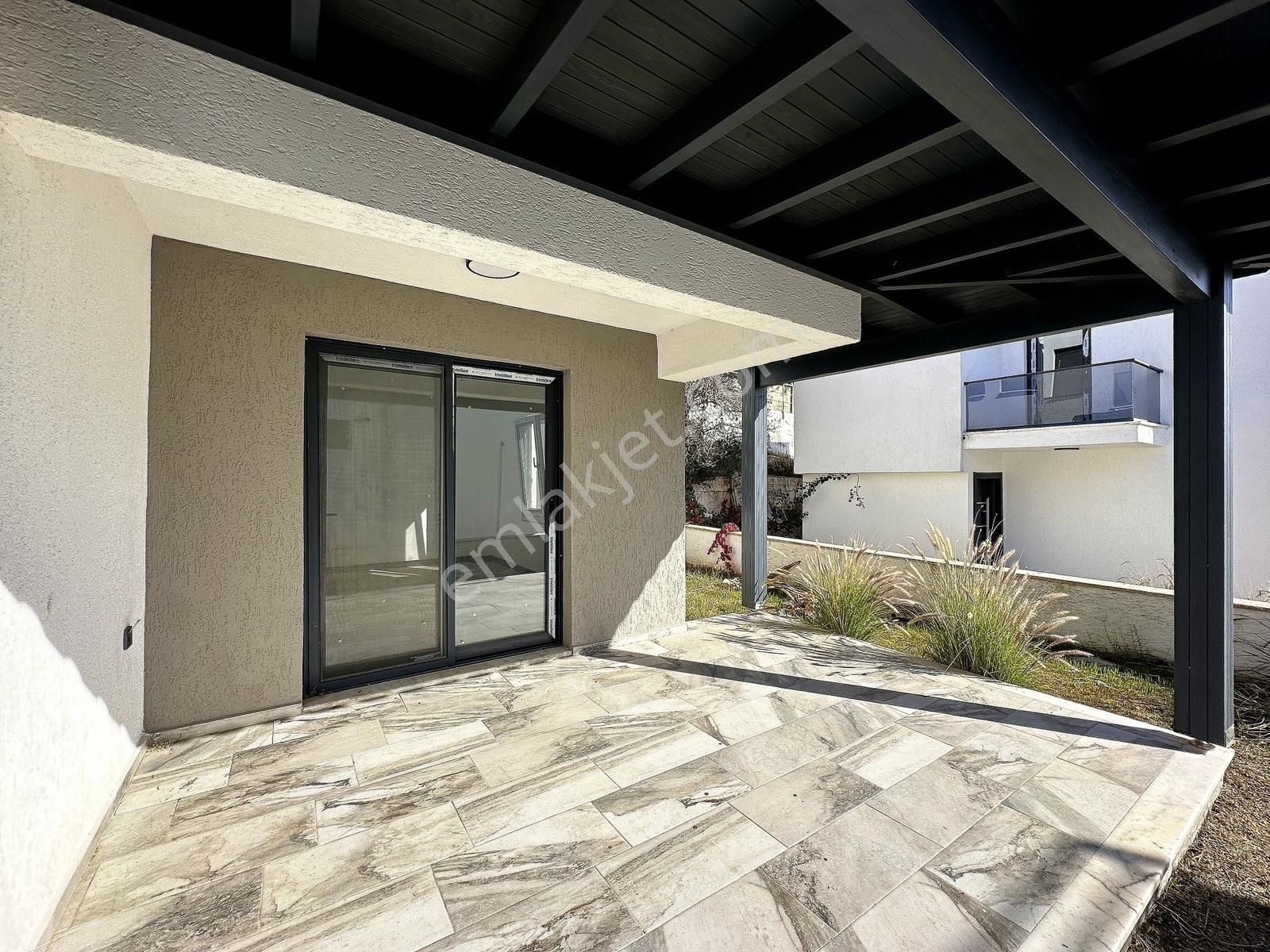 Bodrum Kumsal Plajlı Sitede Bahçeli Yeni Sıfır Modern Villa - Görsel 9