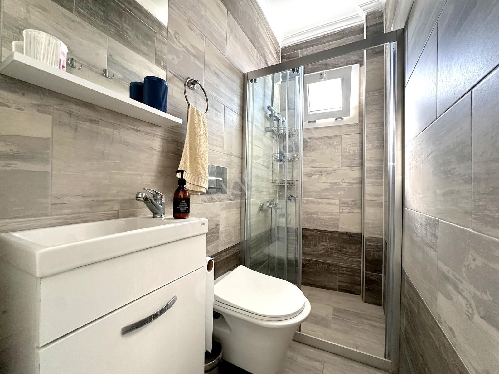 Adabükü Plajlara Yakın Sitede 3+2 Eşyalı Bahçeli Köşe Villa - Görsel 13